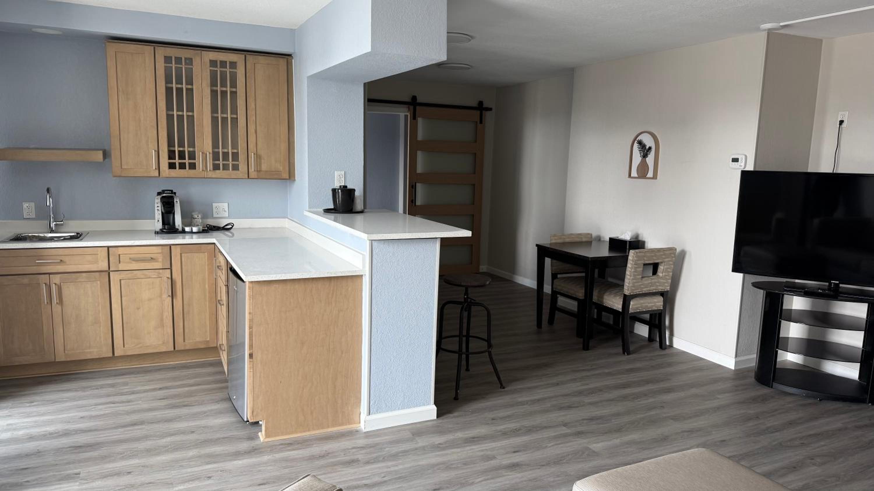 Apartment with Lake View