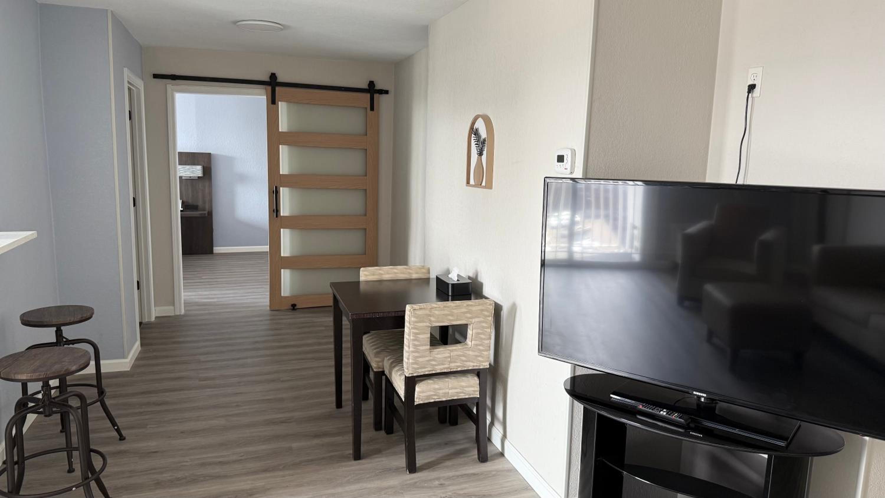 Apartment with Lake View