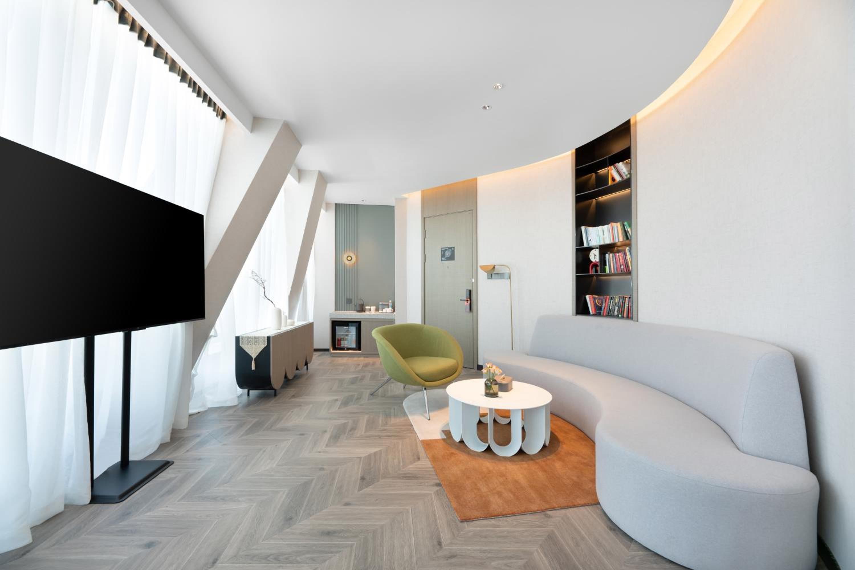 Jimu Suite with Bathtub