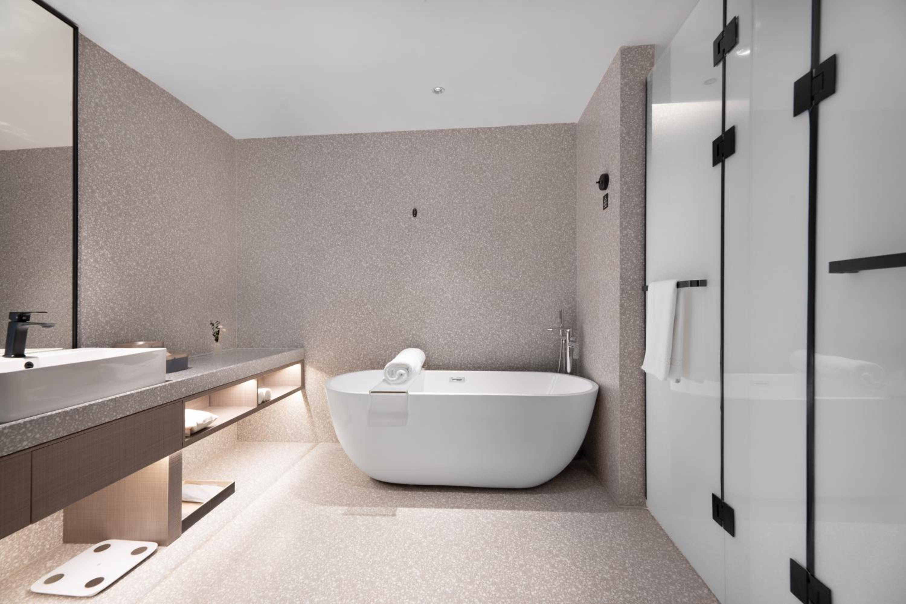 Jimu Suite with Bathtub