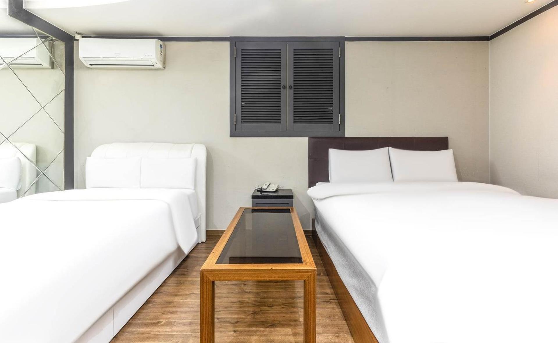 Deluxe Twin Room
