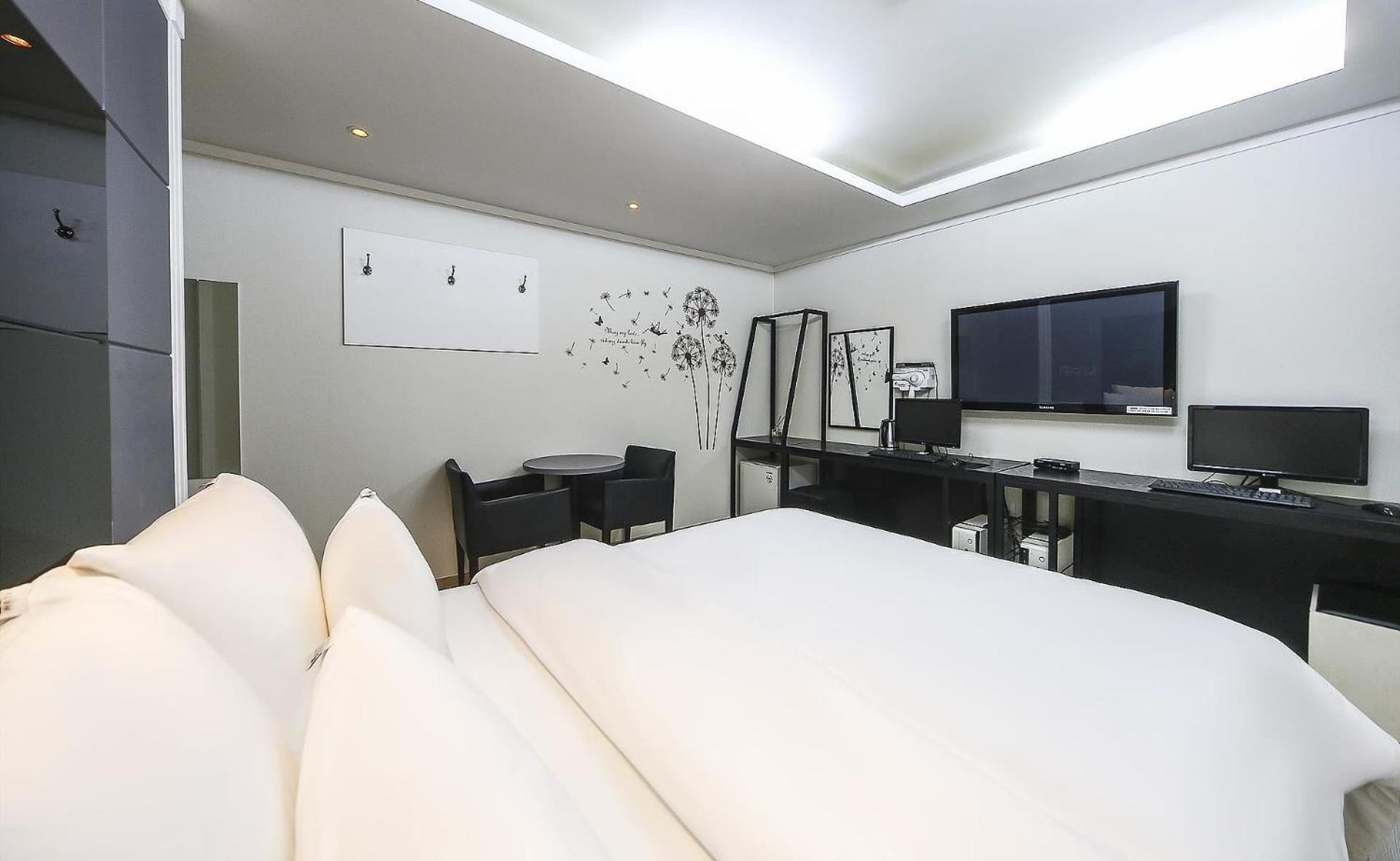 Large Double Room