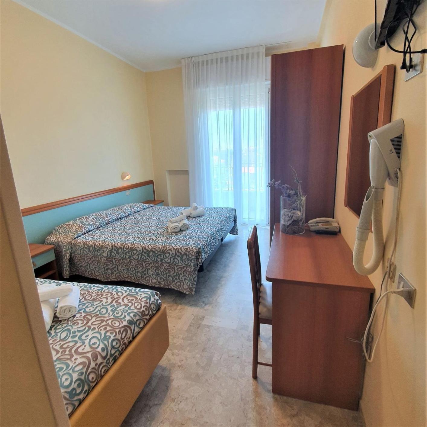 Triple Room with Sea View