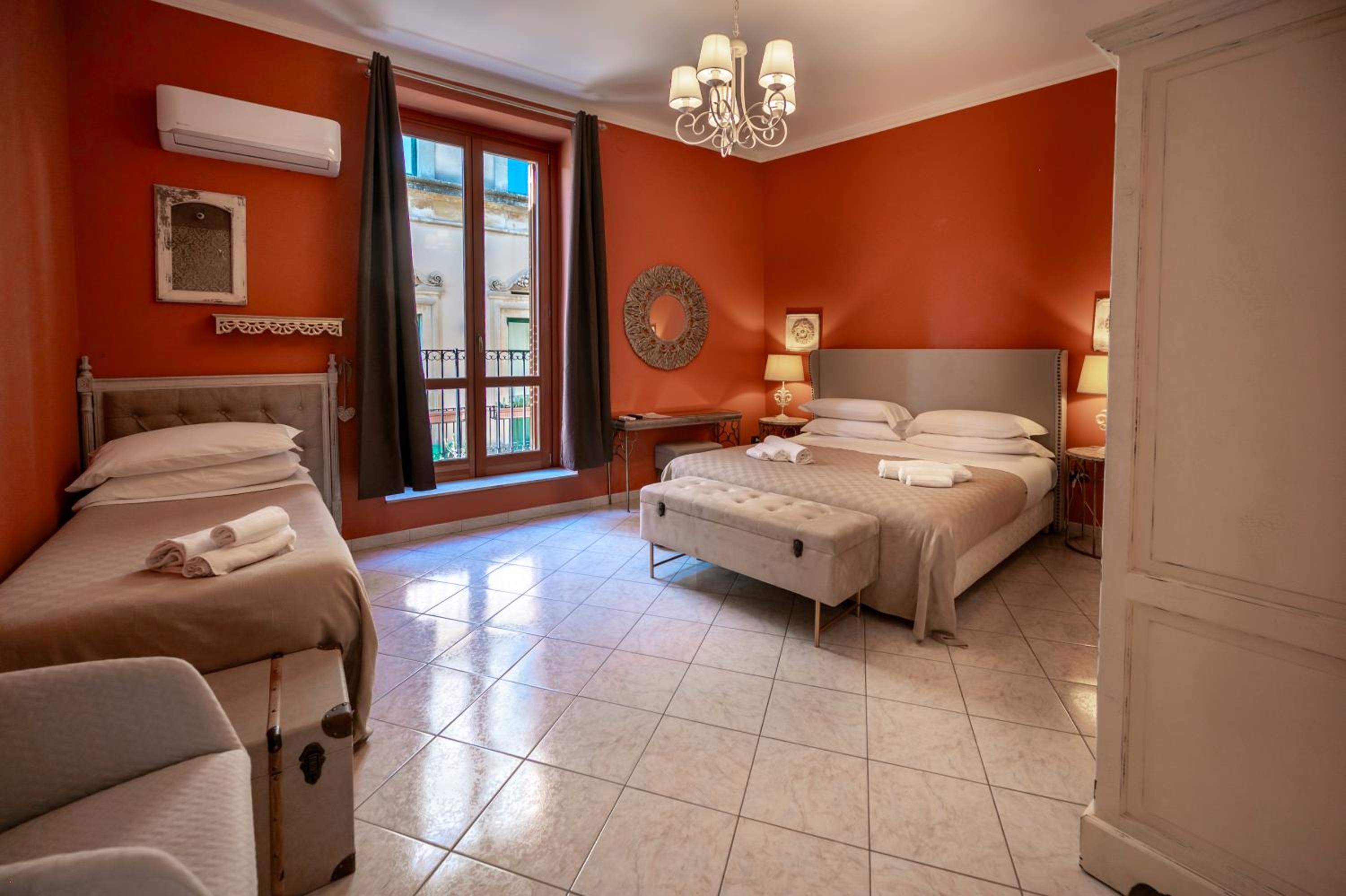 Large Double Room photo 3
