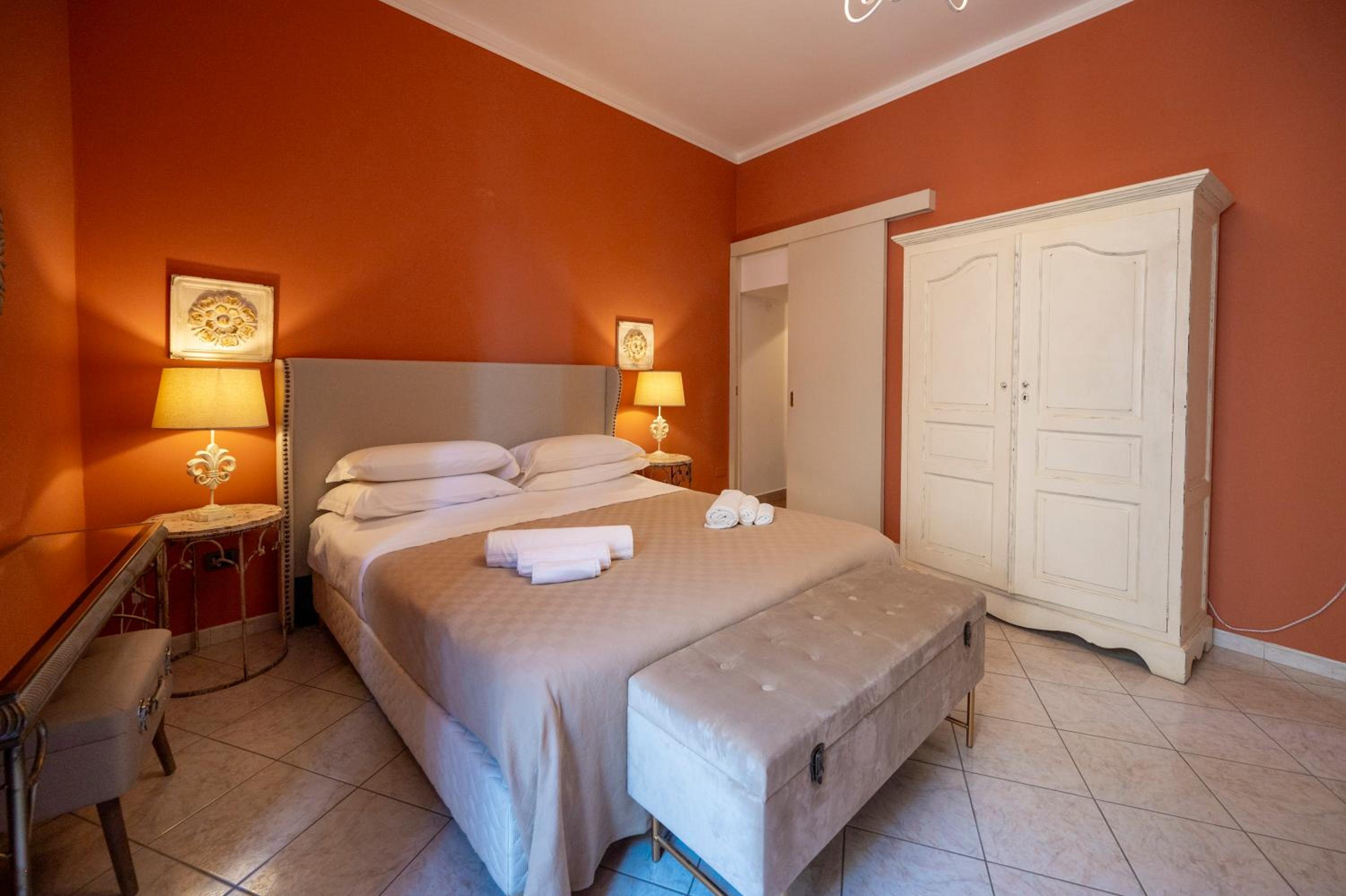 Large Double Room photo 2