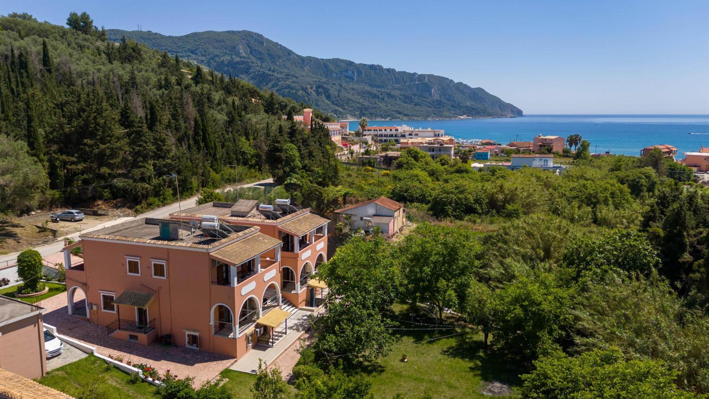 Two-Bedroom Apartment with Balcony and Sea View photo 3