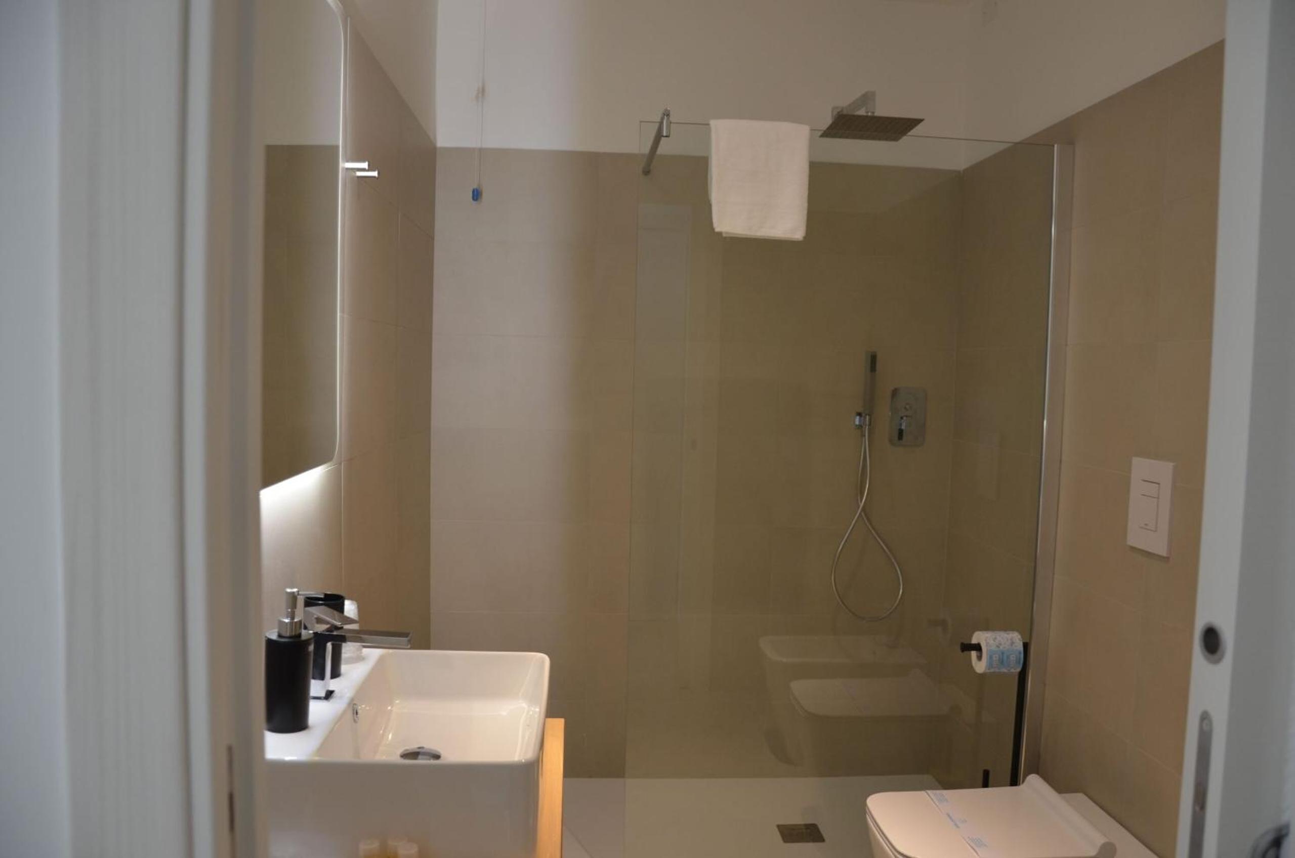 Deluxe Triple Room photo 2