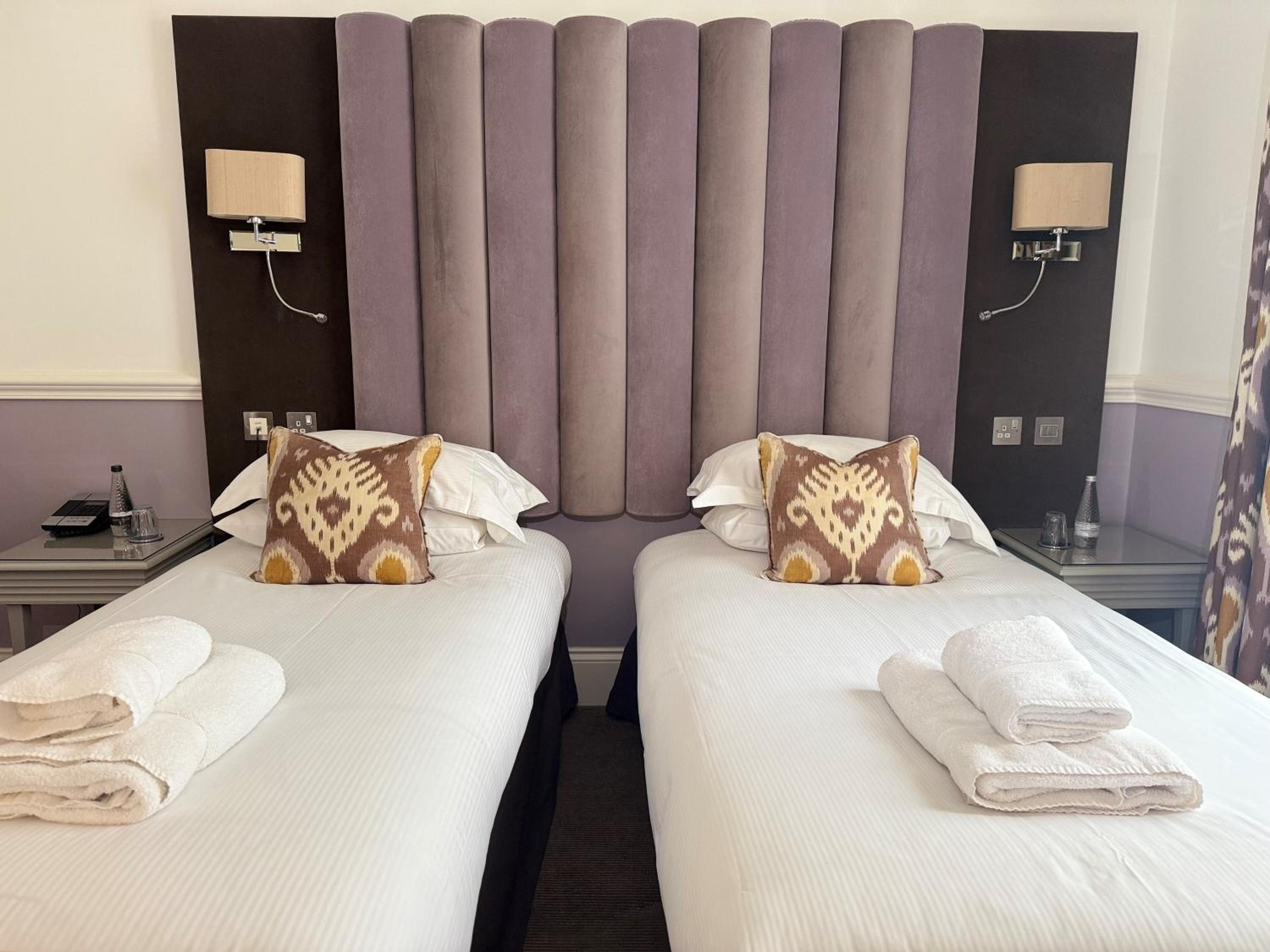 Deluxe Twin Room photo 2