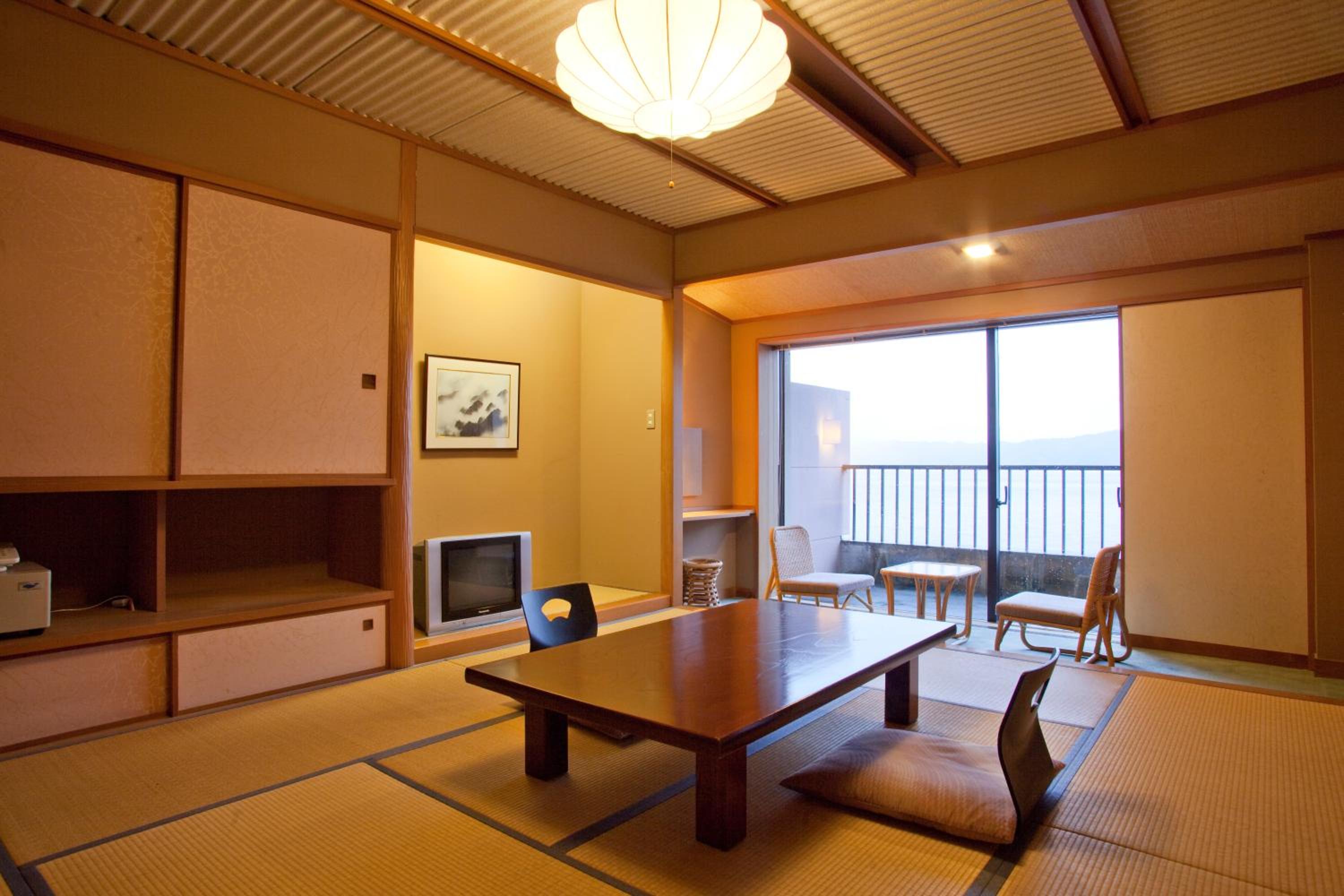 Japanese-Style Twin Room With Private Bathroom photo 2