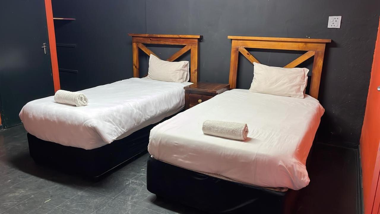 Economy Quadruple Room with Shared Bathroom photo 3
