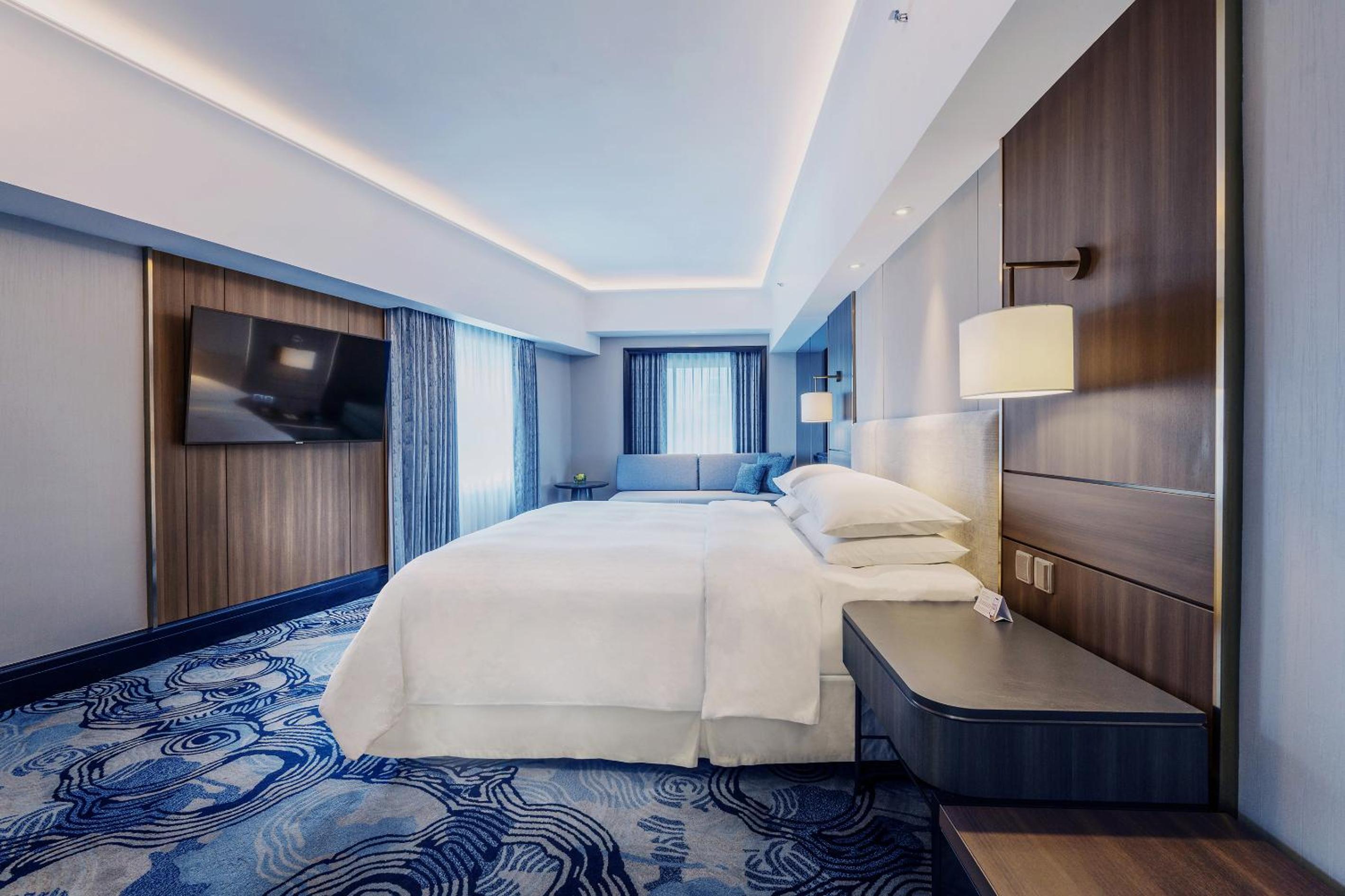 Junior King Suite - Club Lounge Access photo 2