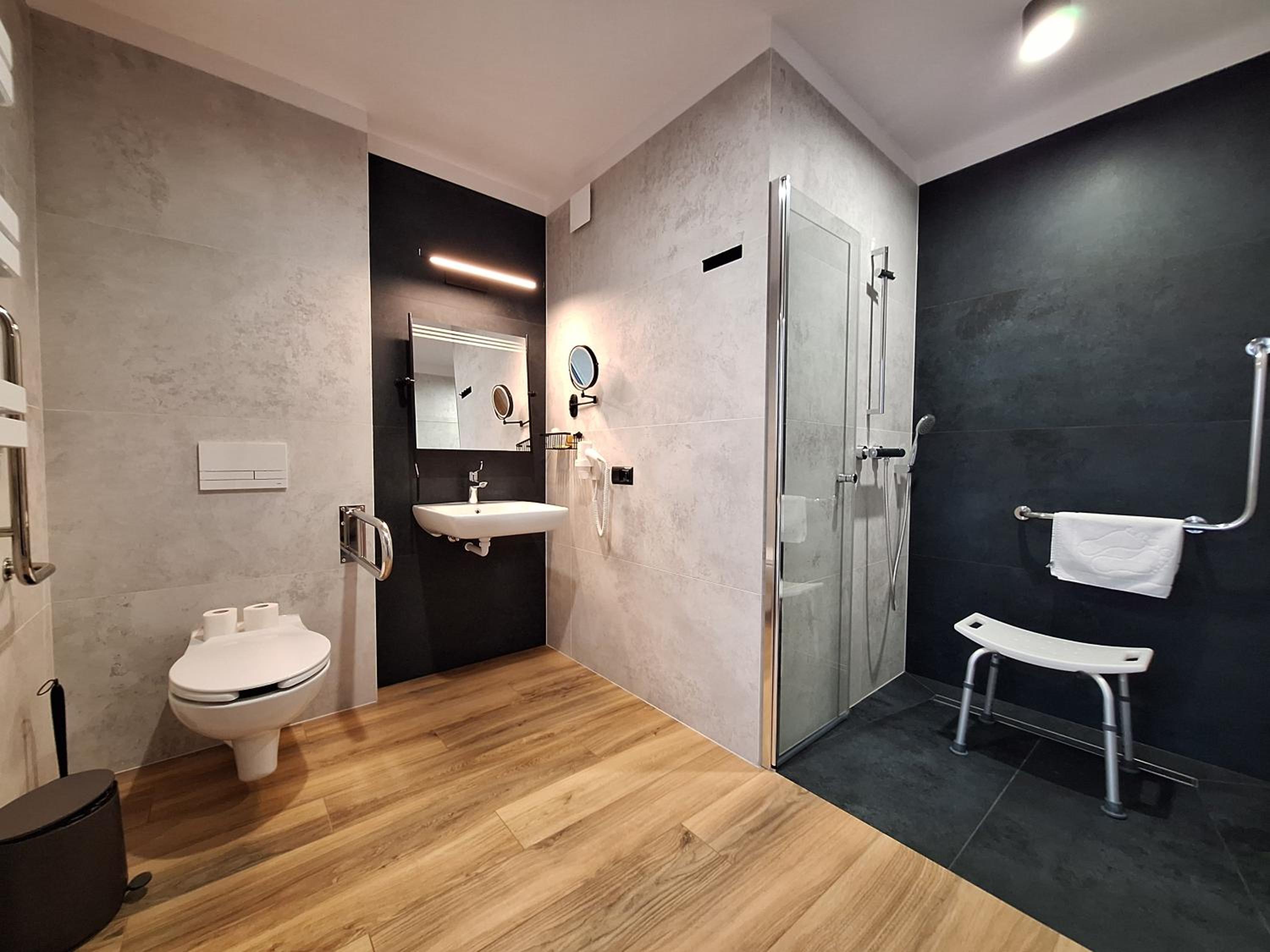 Double Room - Disability Access photo 2