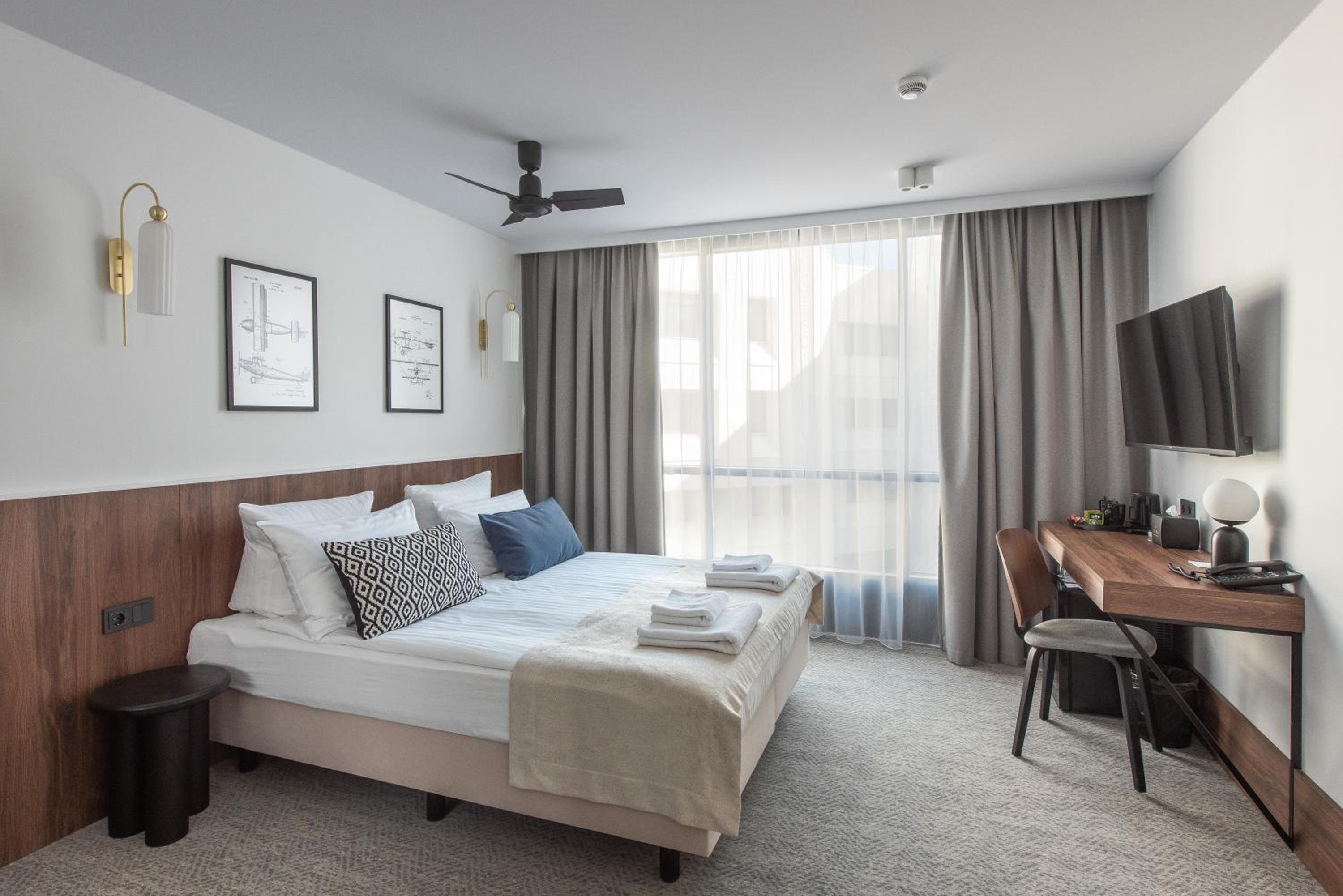 Business Deluxe Room - Photo 2