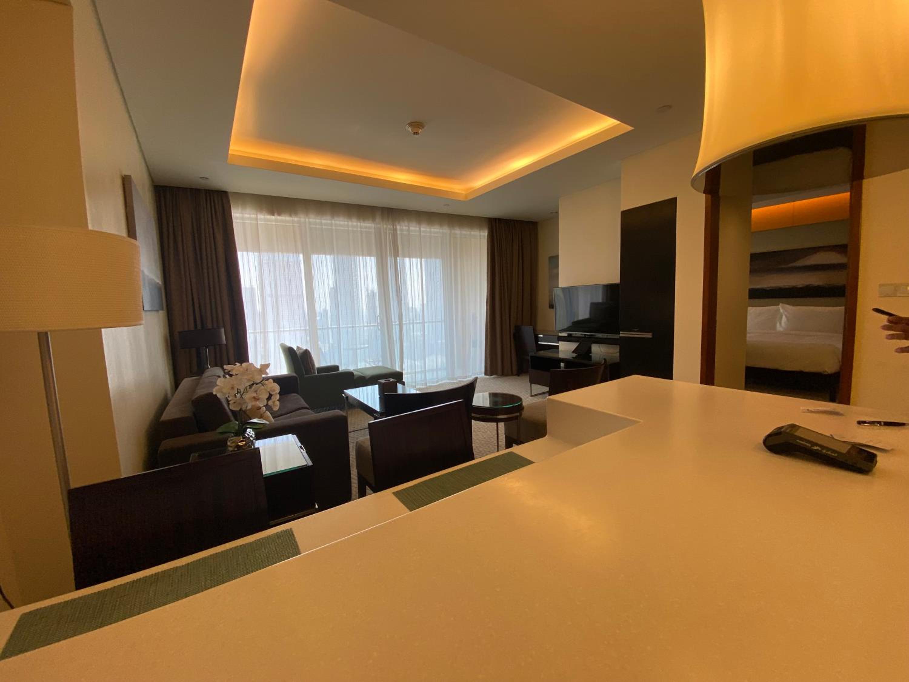 Deluxe One-Bedroom Apartment with City View photo 3