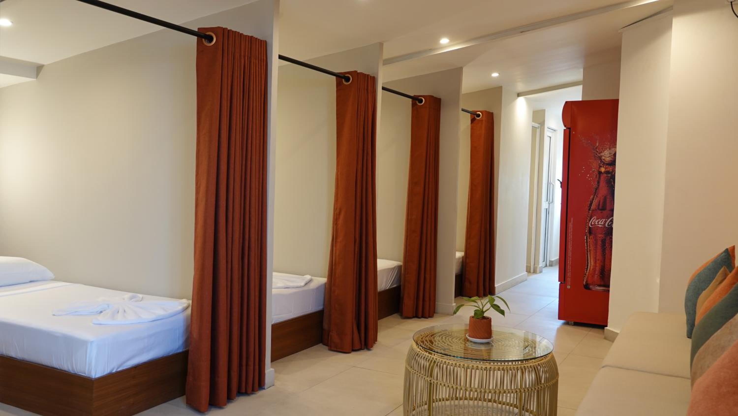 Single Bed in Mixed Dormitory Room