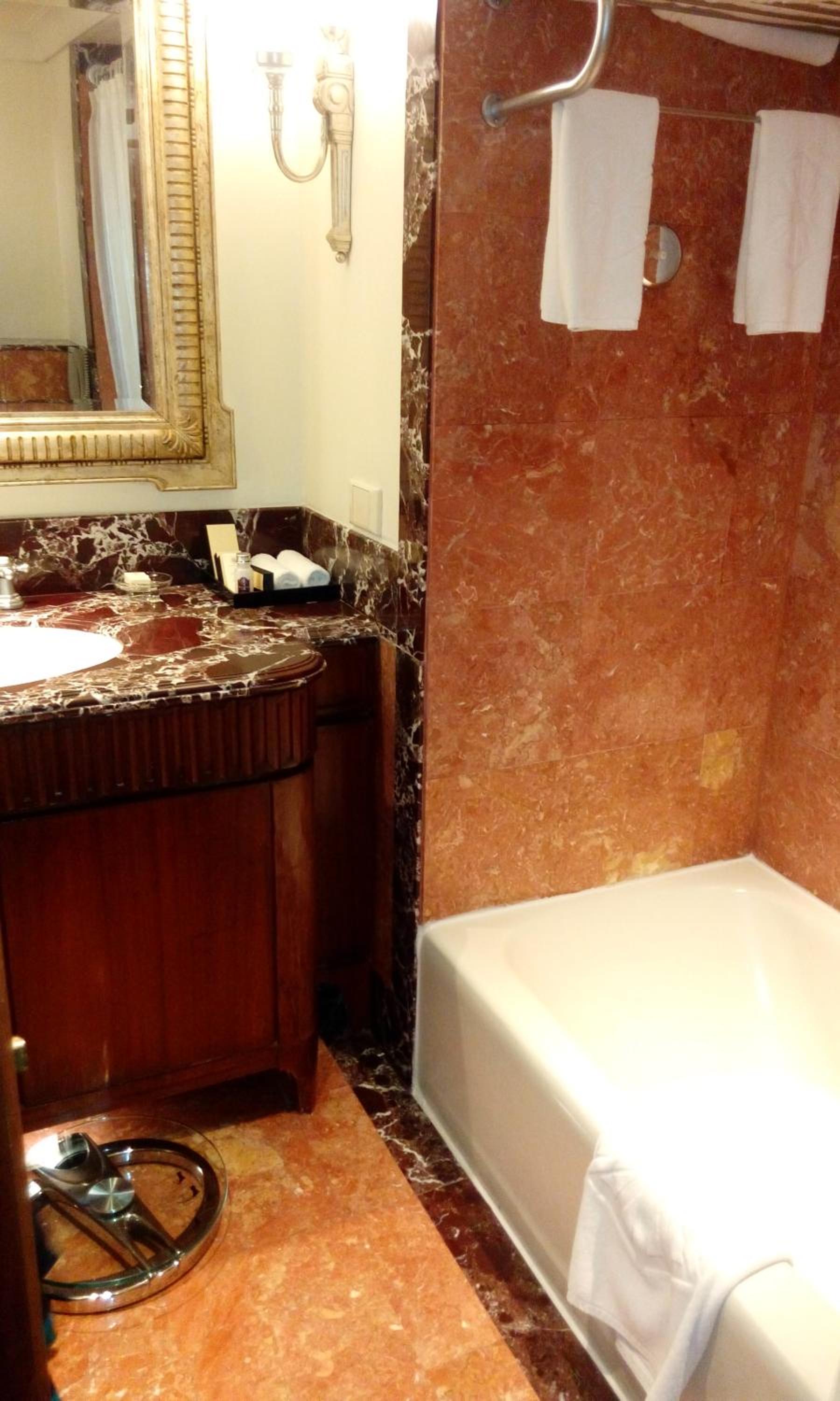 Twin Room - Photo 2