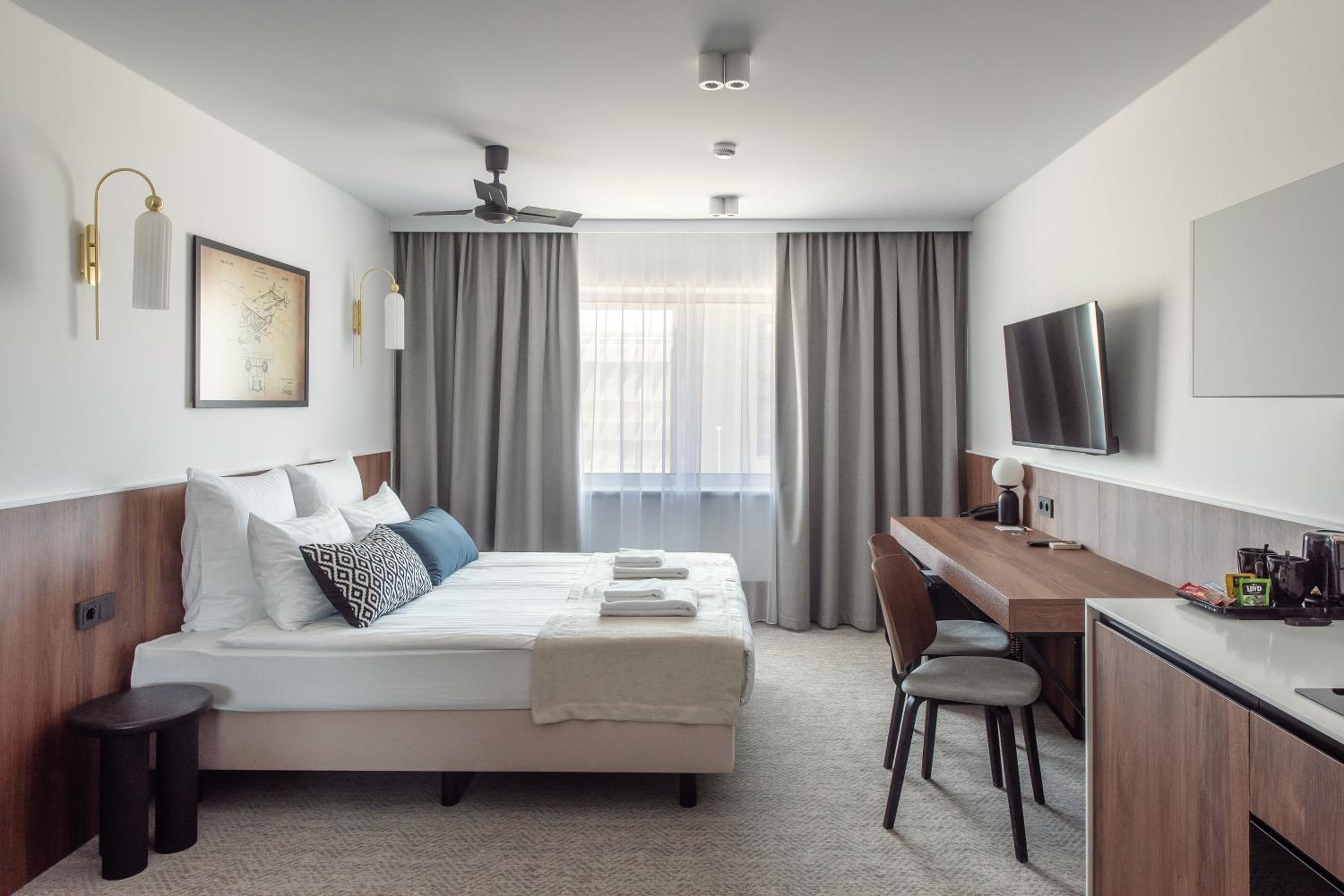 Business Double Room with Kitchenette - Photo 4
