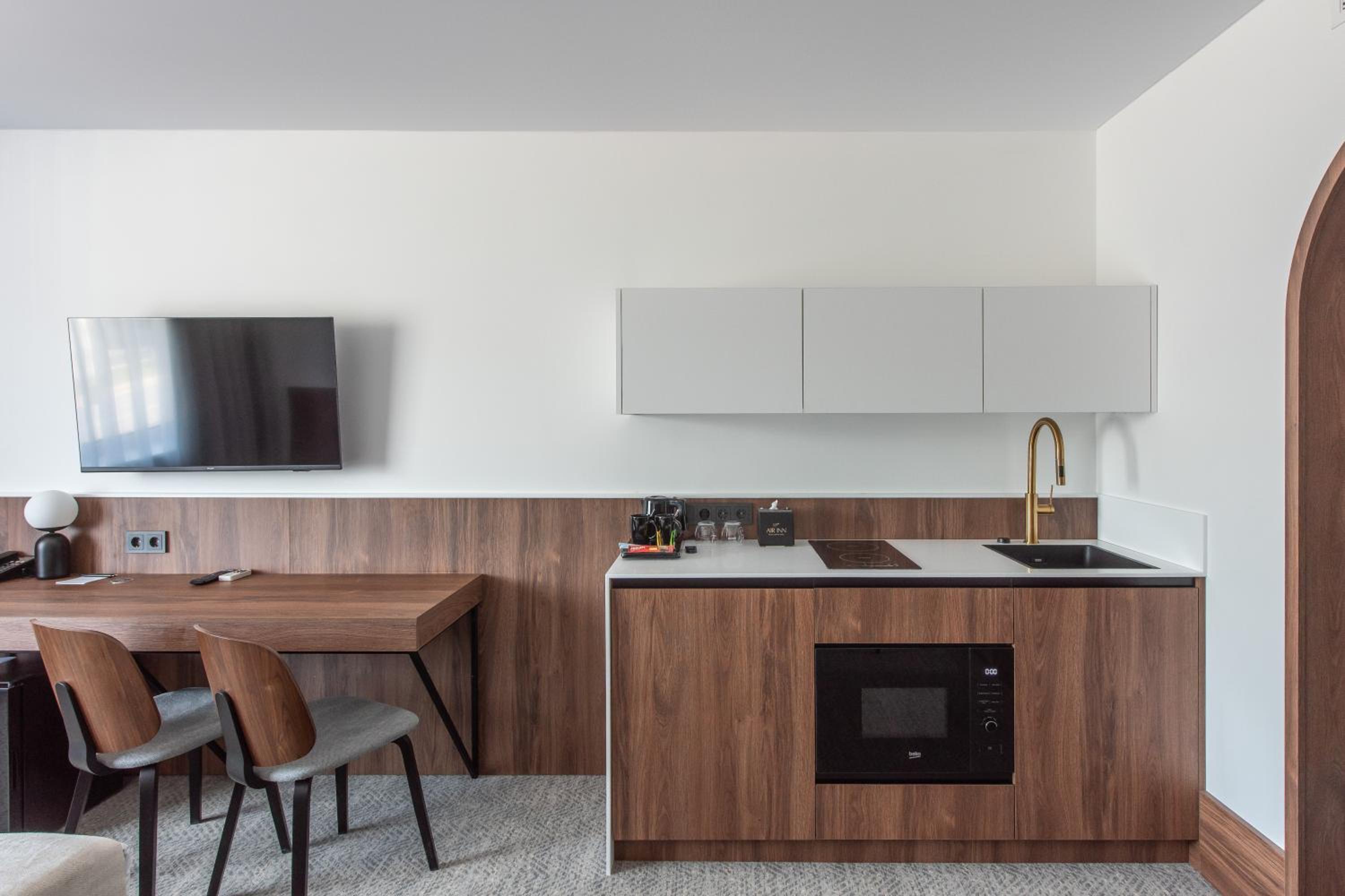 Business Double Room with Kitchenette - Photo 3