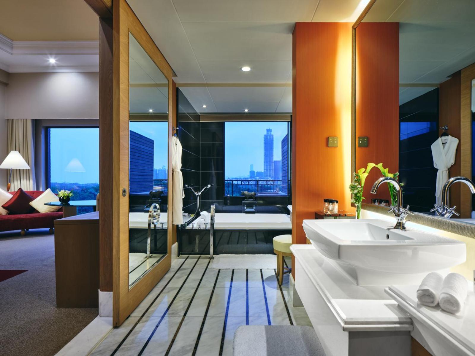 Classic King Room with Garden View - Lounge Access - Photo 5