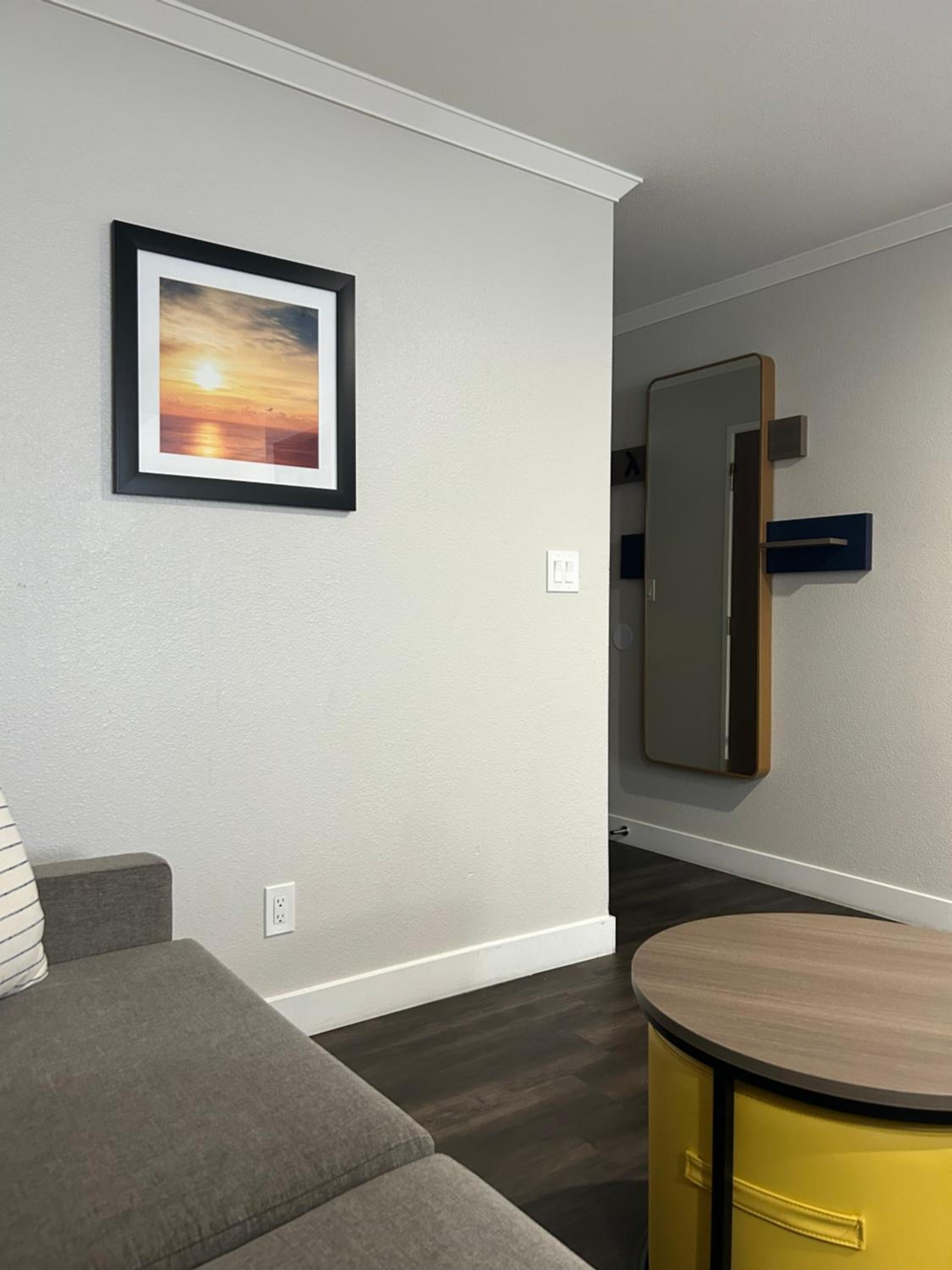 Queen Room - Disability Access/Non Smoking - Photo 10