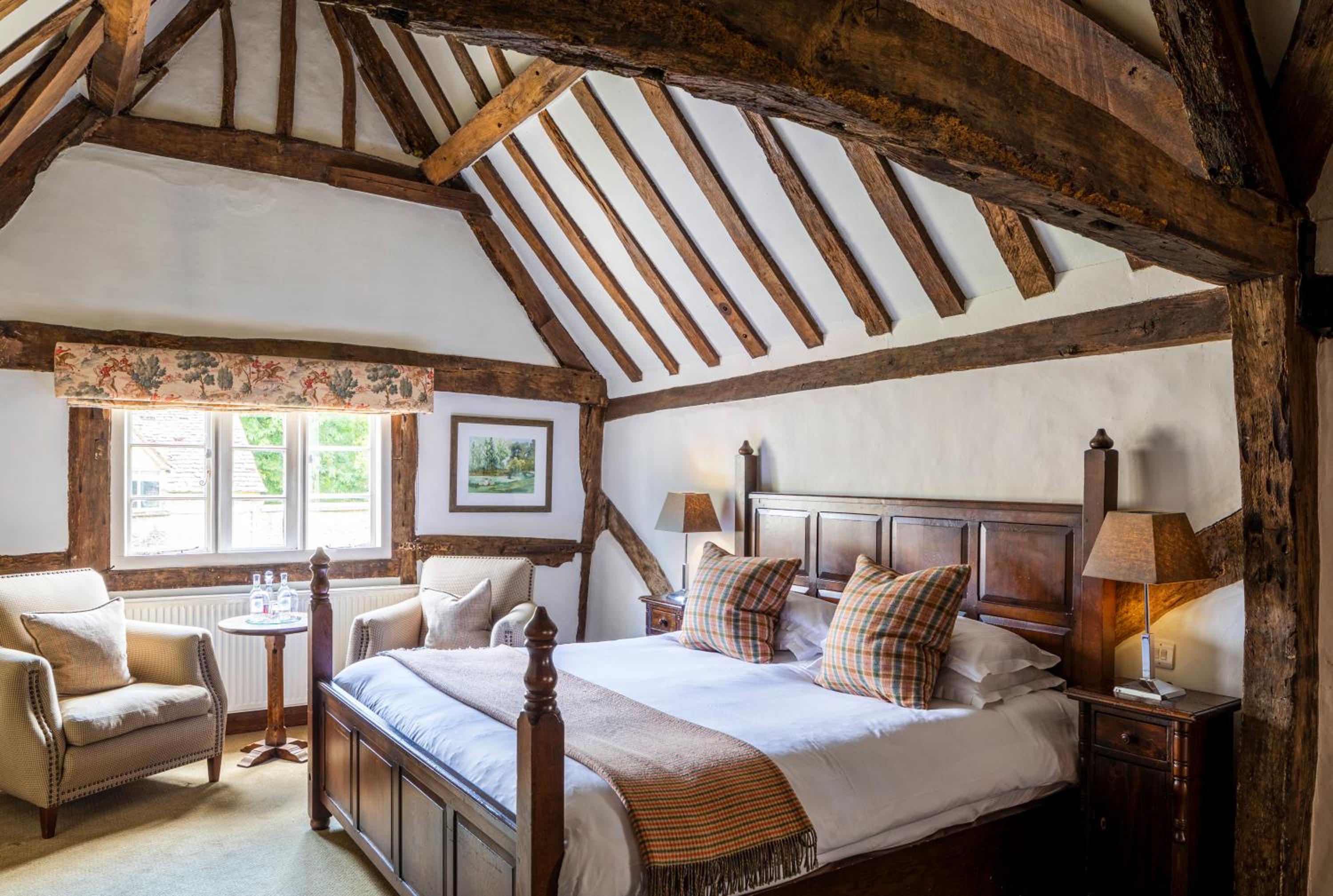 Deluxe Double Room (2 Adults + 1 Child)