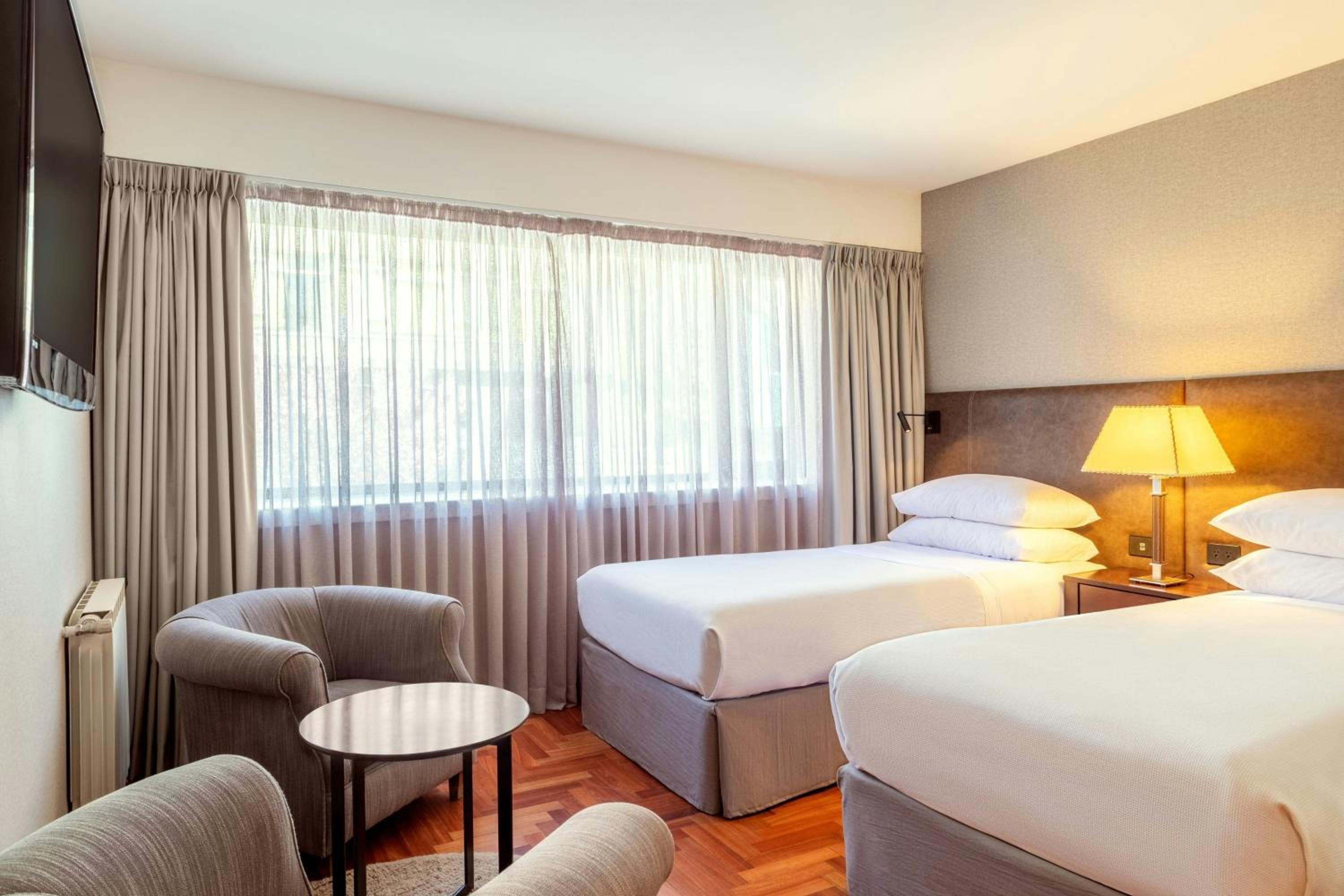 Classic, Guest room with 2 Twin/Single Bed(s) photo 1