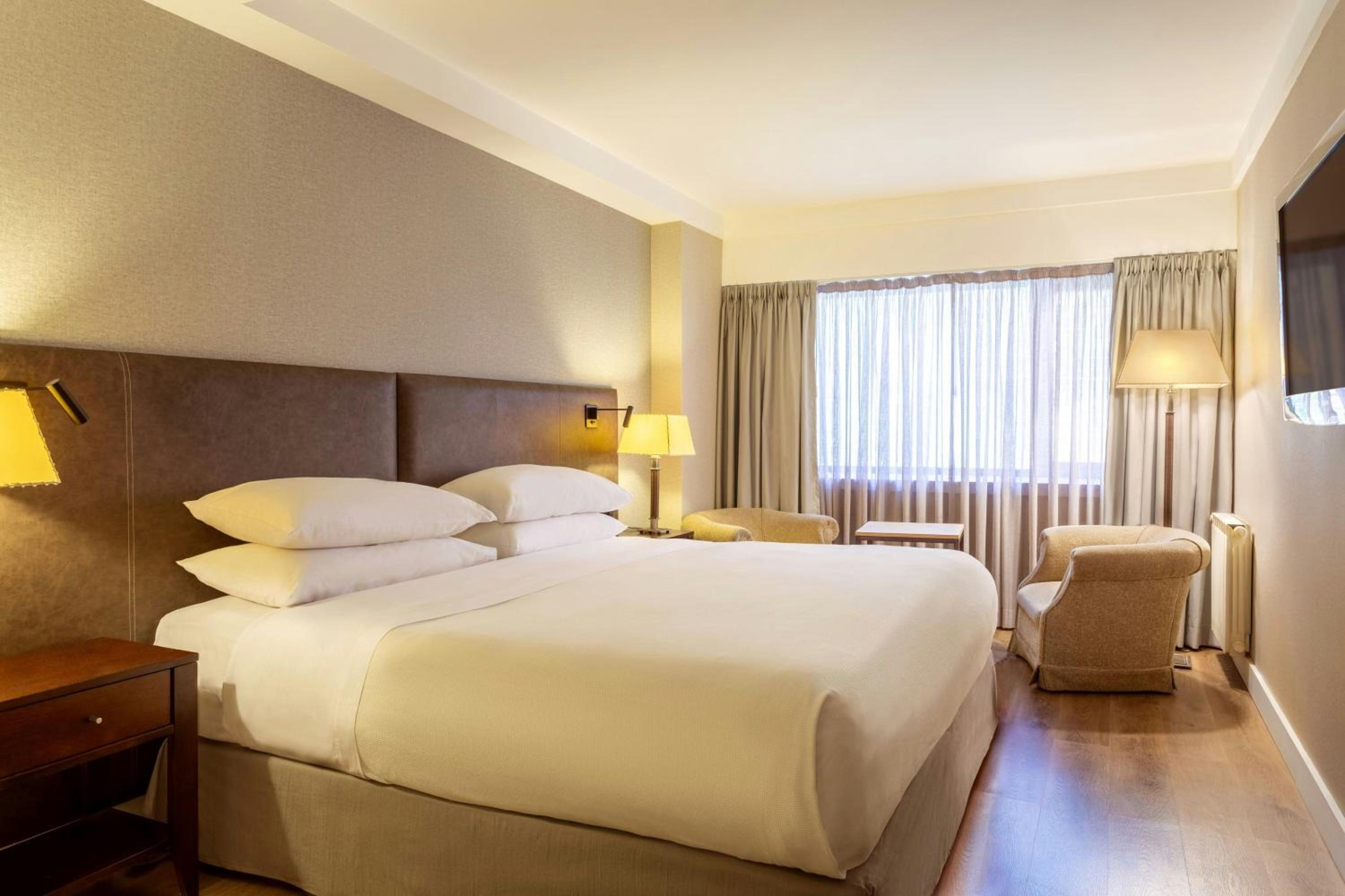 Classic Guest room with 1 King photo 3