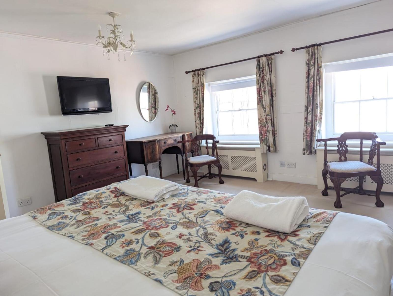 Superior King Room