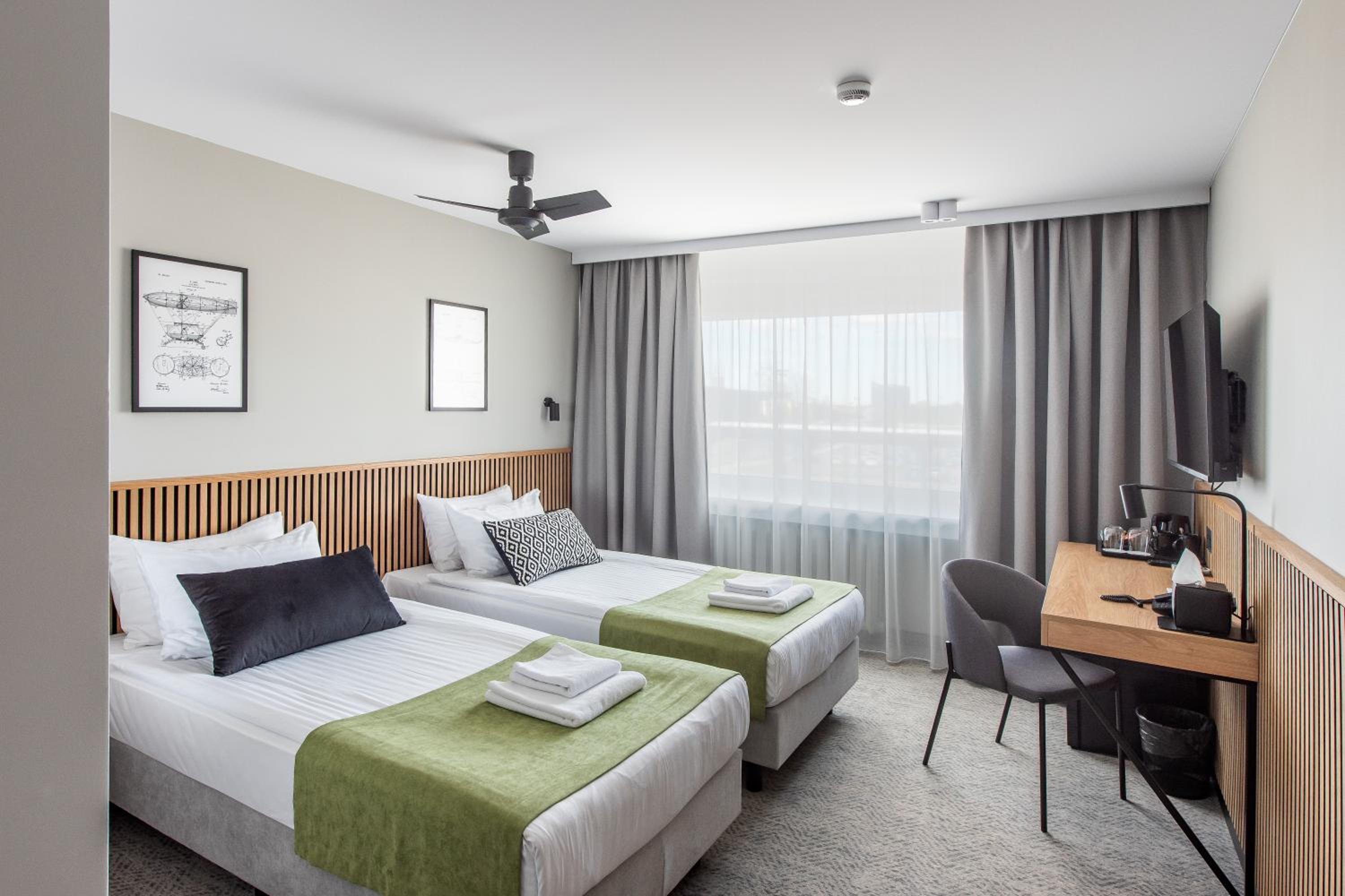 Standard Twin Room - Photo 4