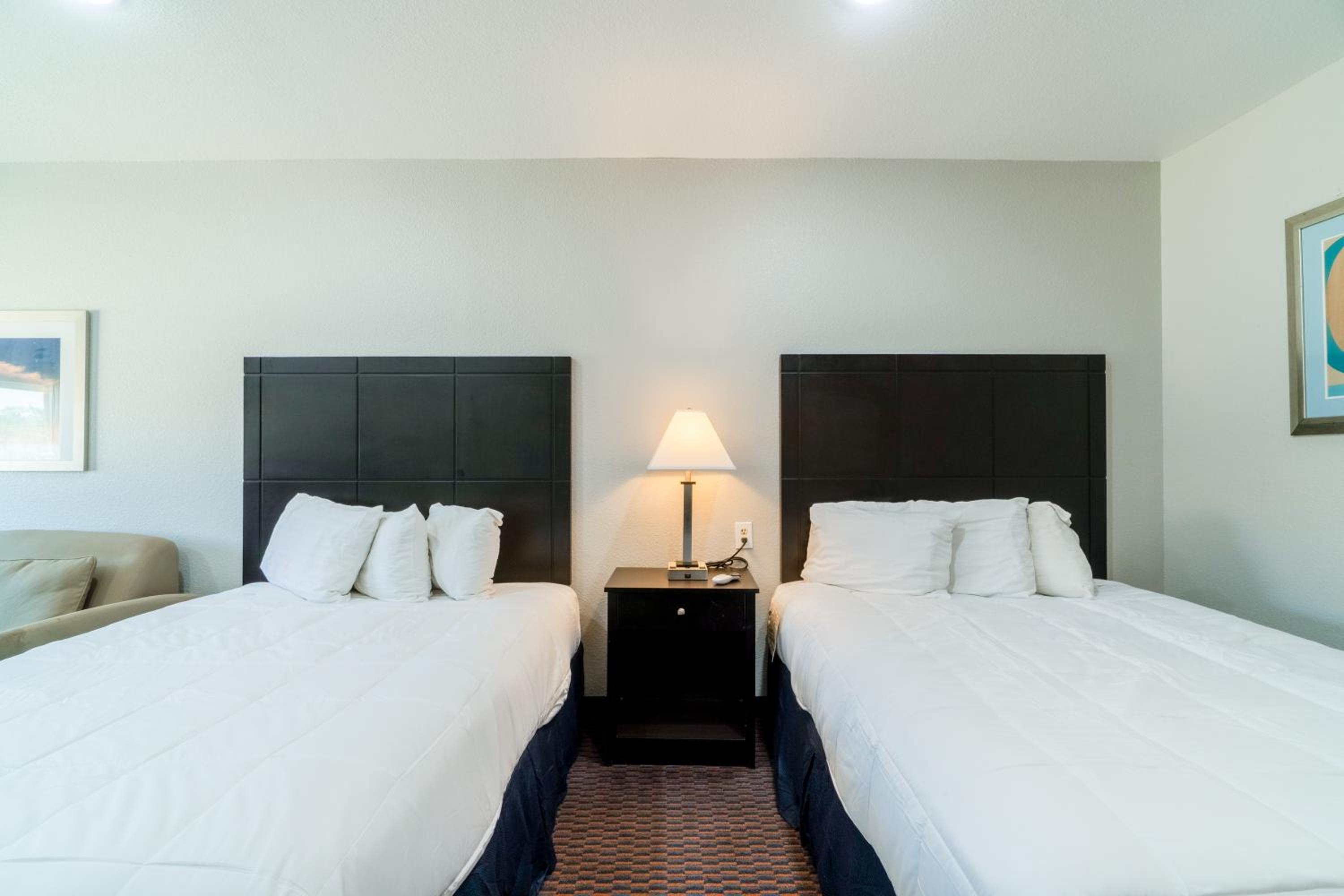 2 Queen Beds with Kitchenette Non-Smoking photo 1