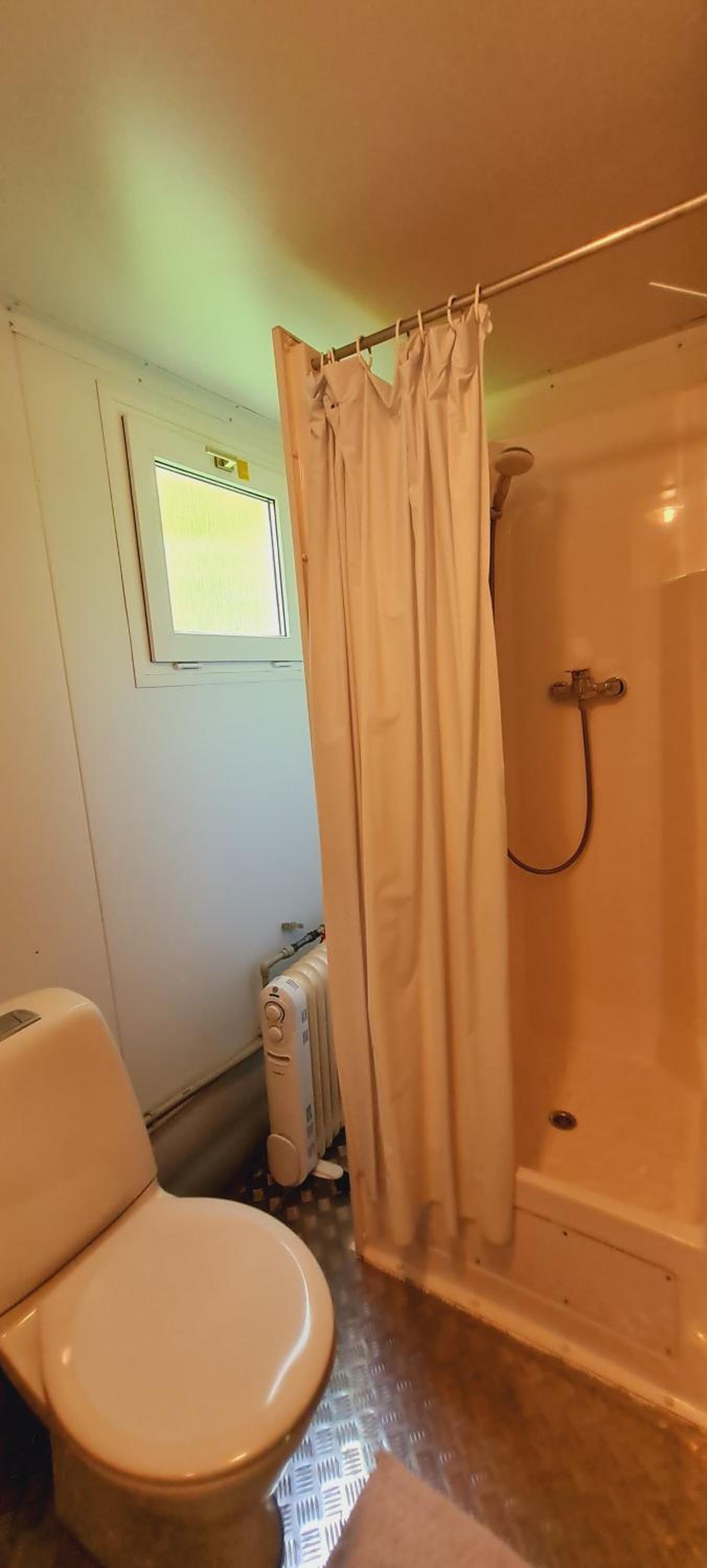 Chalet (5 Adults) - Photo 2