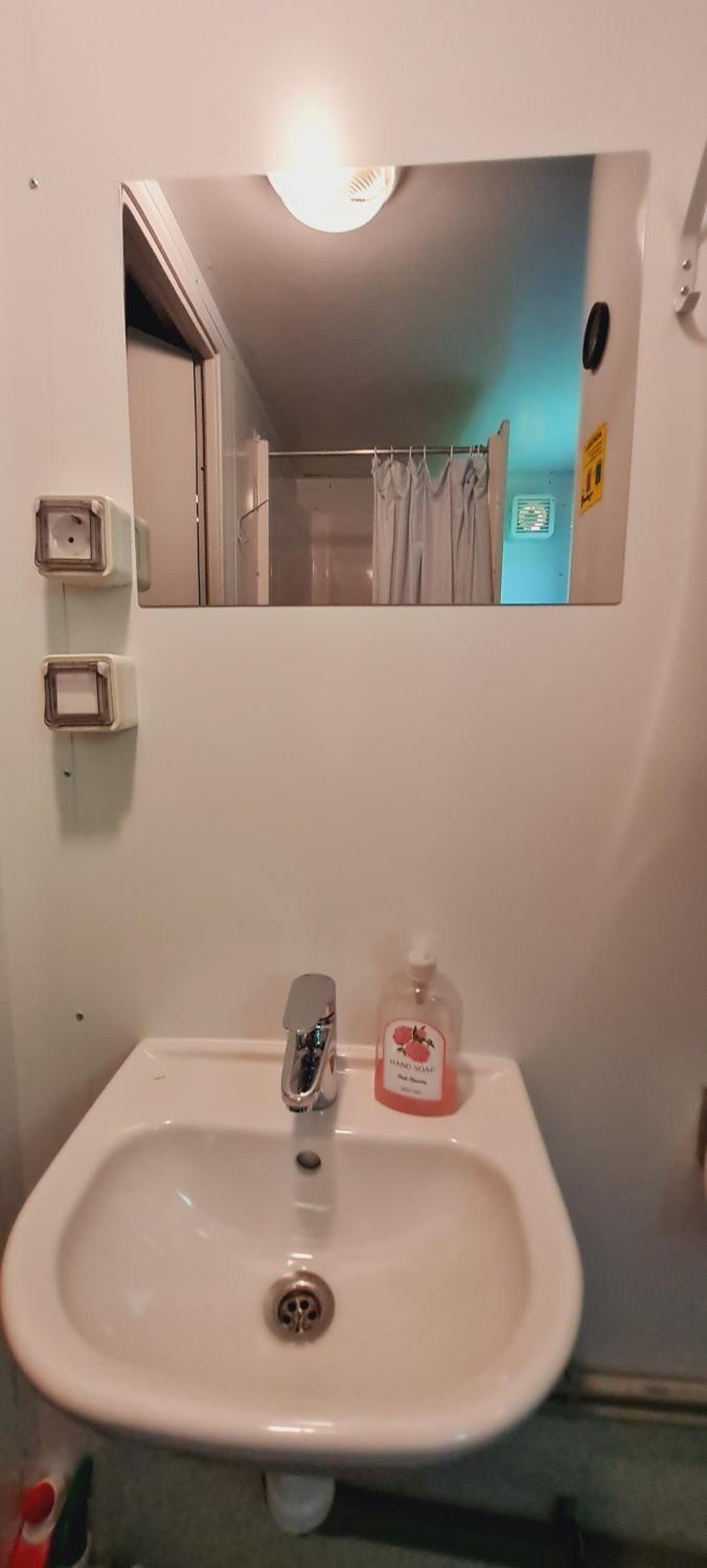 Chalet (5 Adults) - Photo 3