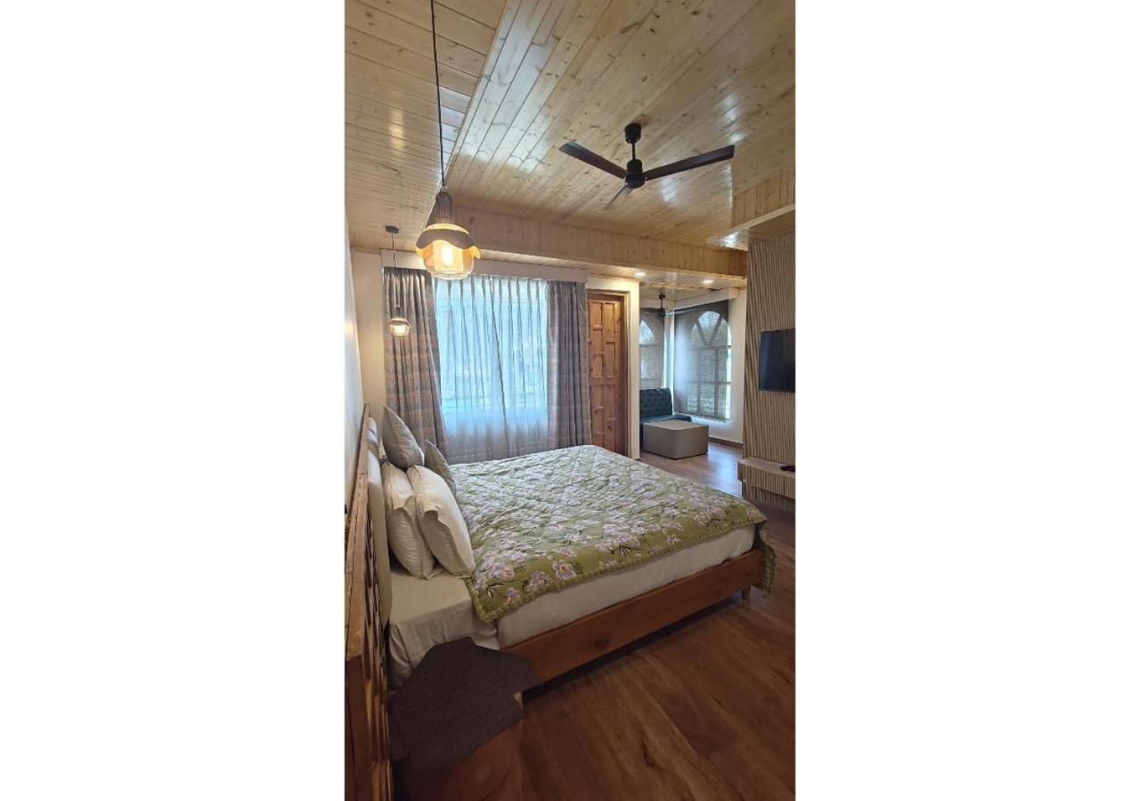 Family Room - Photo 19