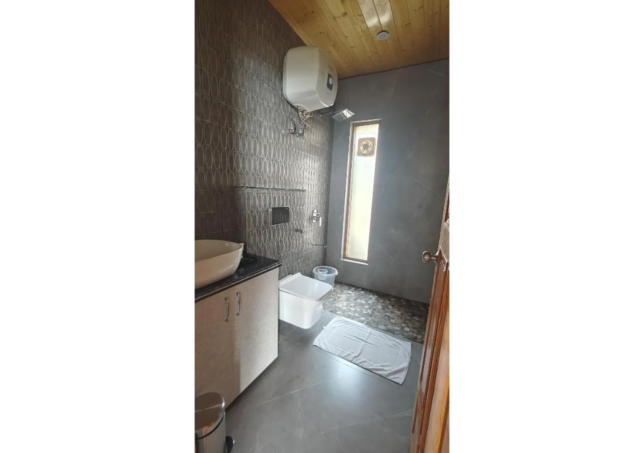 Family Room - Photo 7
