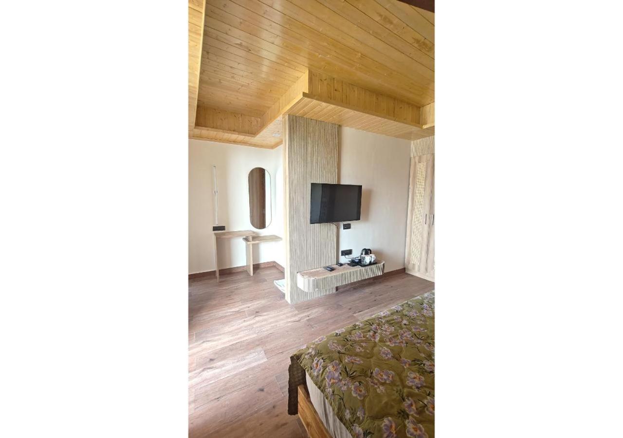 Family Room - Photo 9
