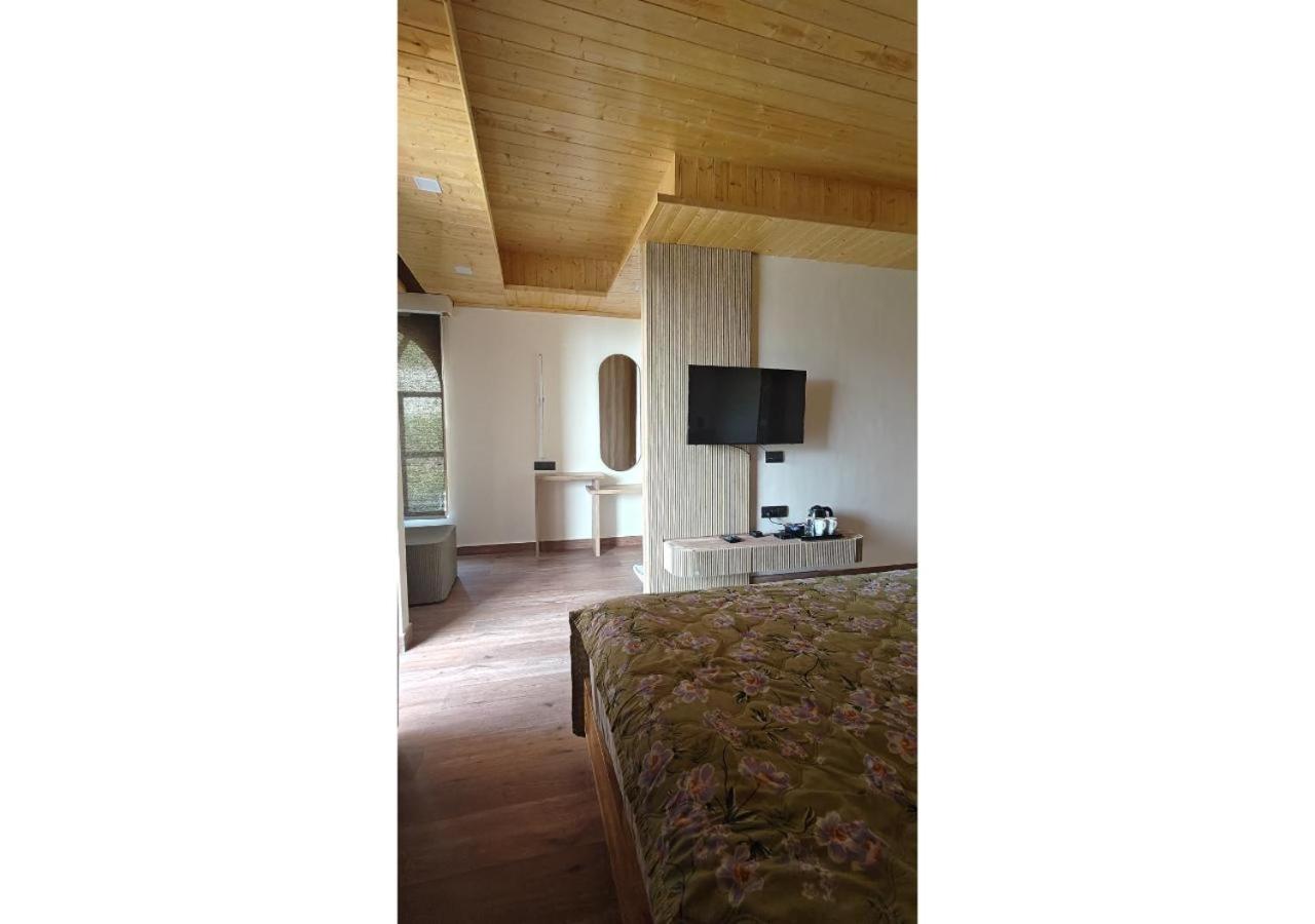 Family Room - Photo 4