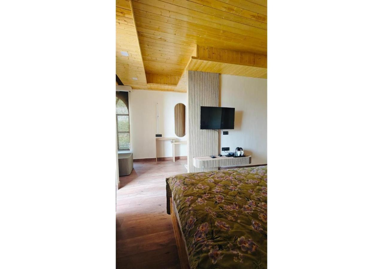 Family Room - Photo 8