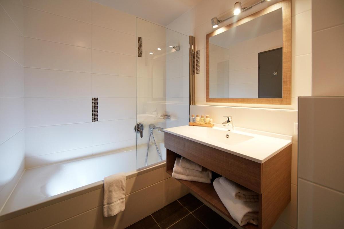 Five-Bedroom Apartment with Spa Access (11 Adults)