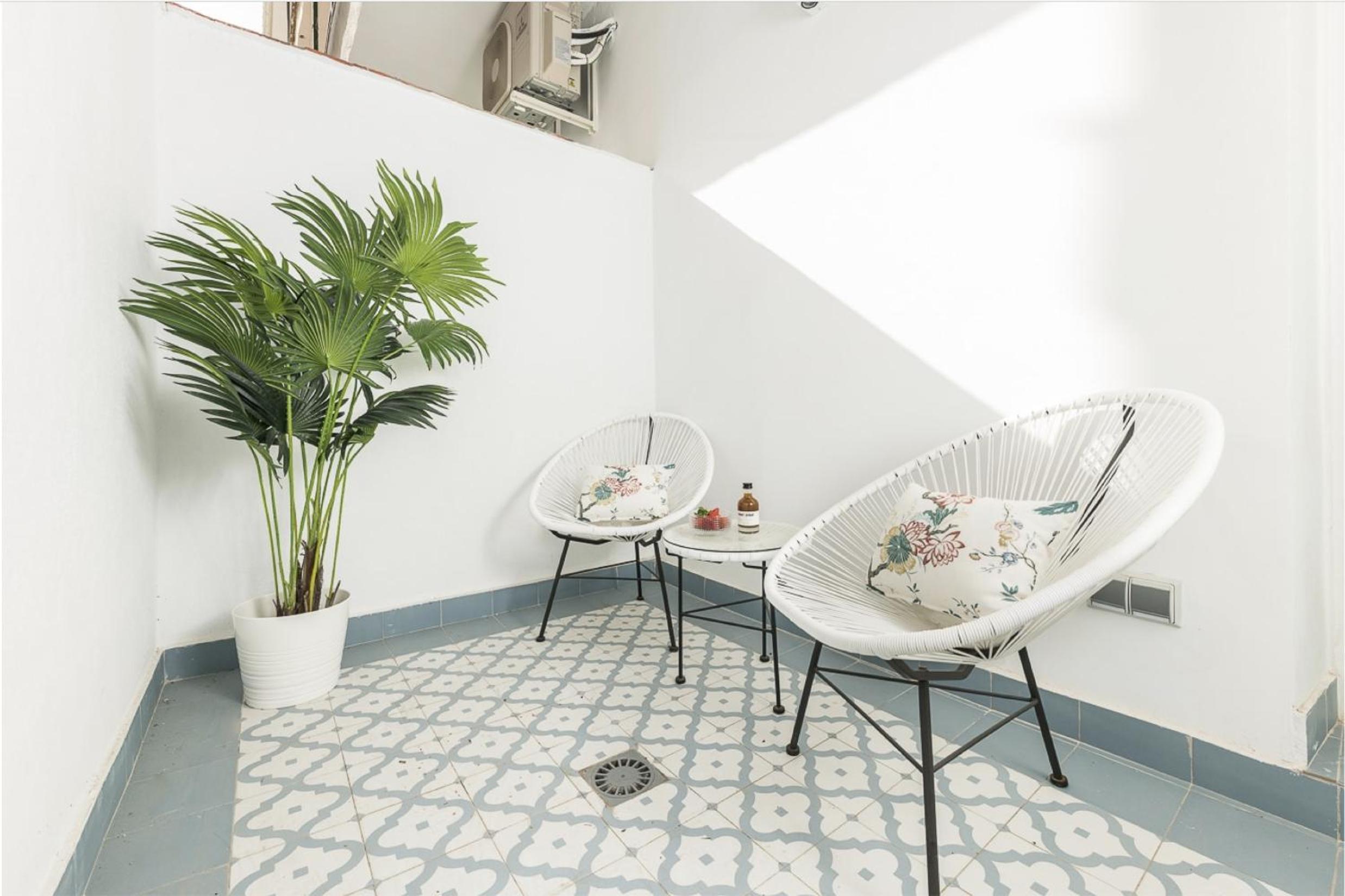 One-Bedroom Apartment with Terrace photo 3