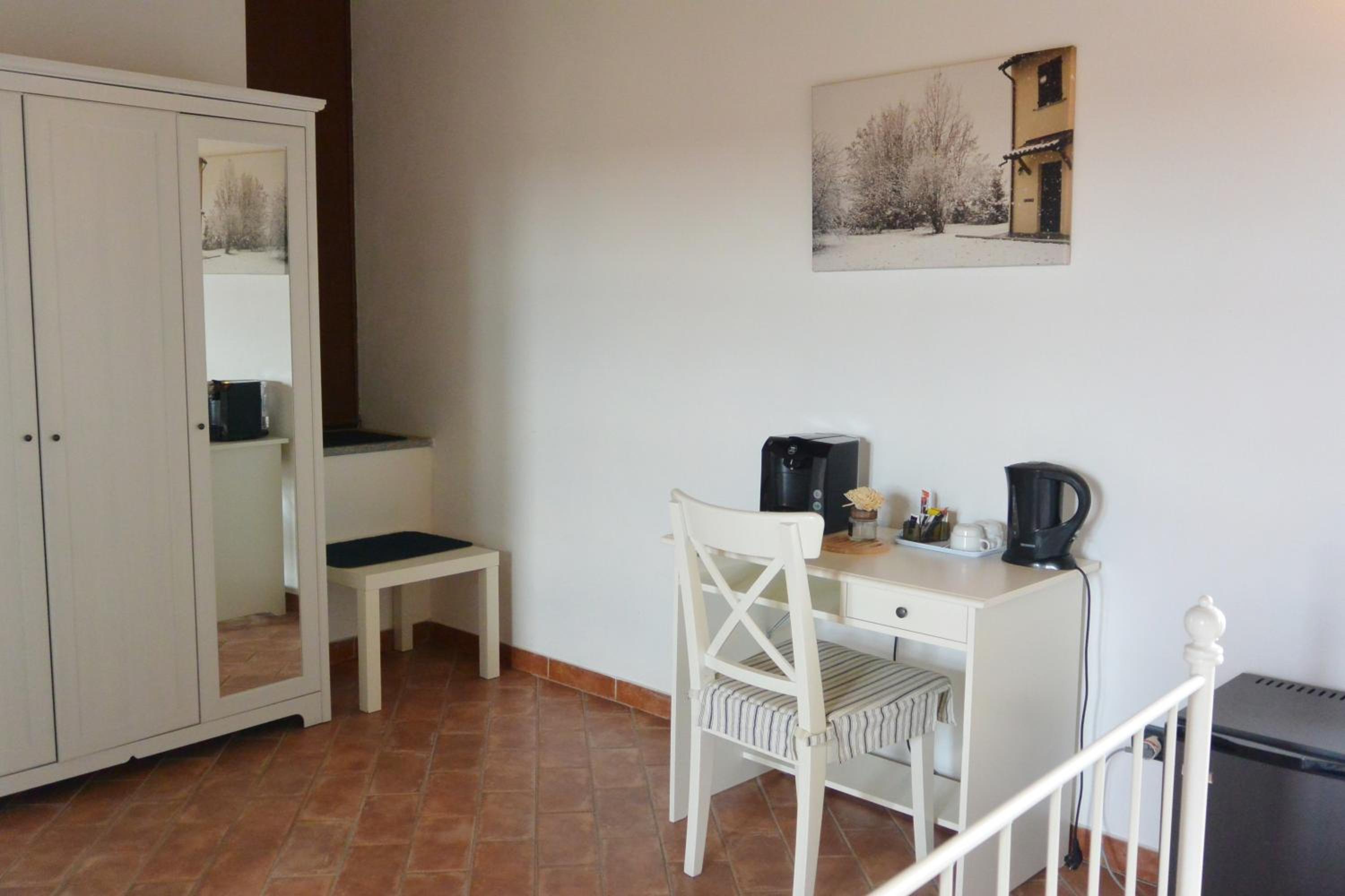 Double Room - Photo 12