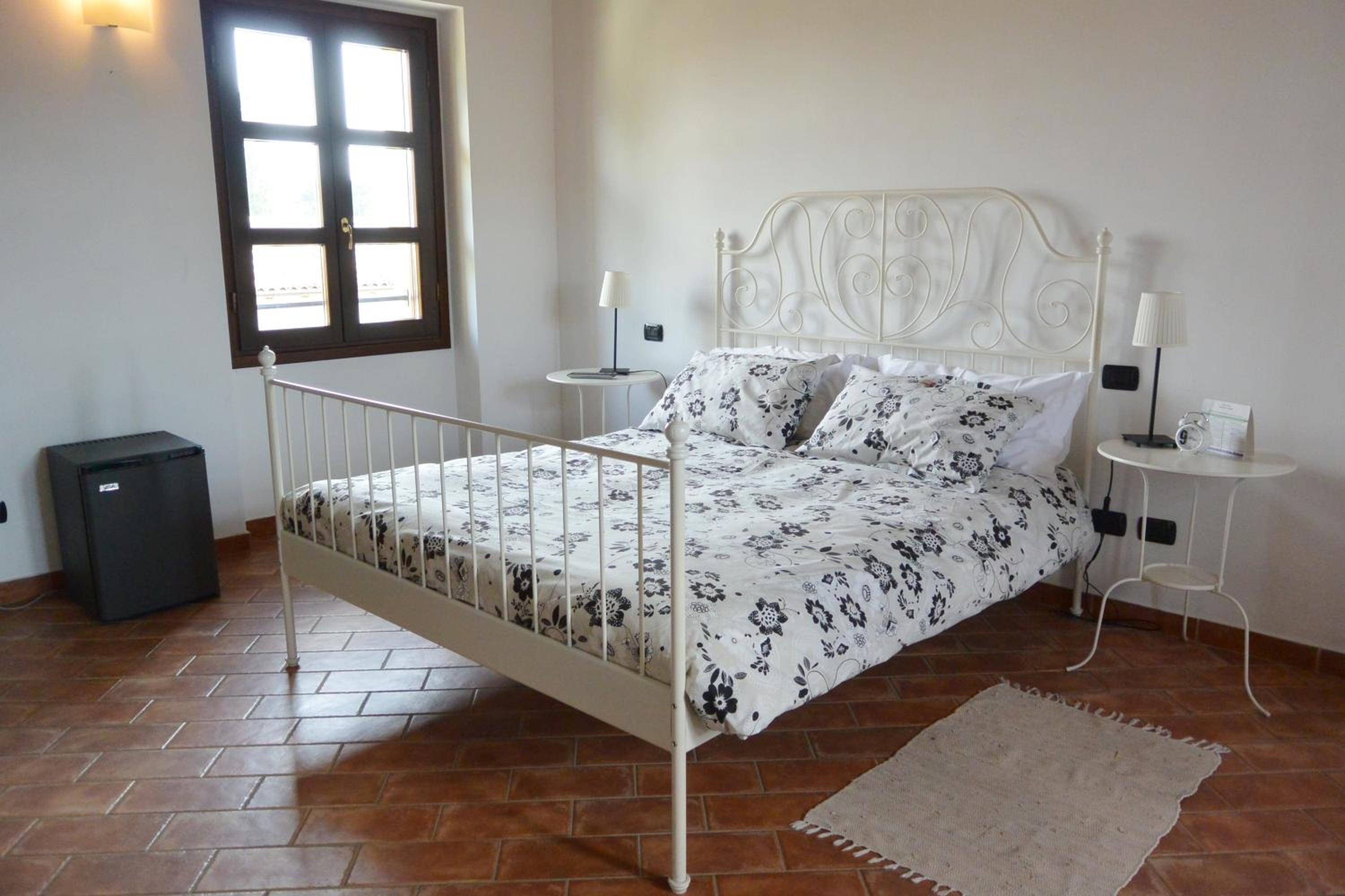 Double Room - Photo 9
