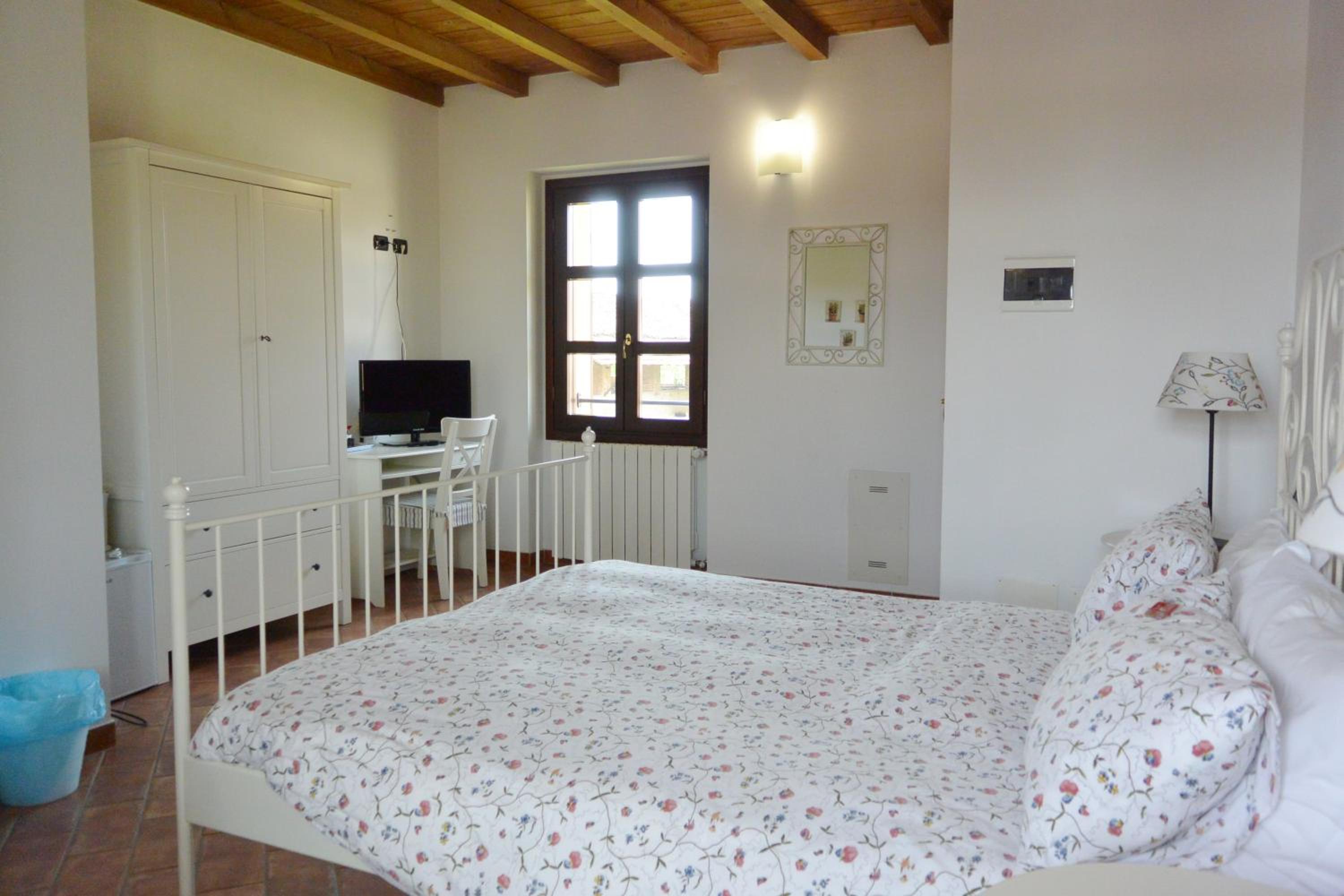 Double Room - Photo 3