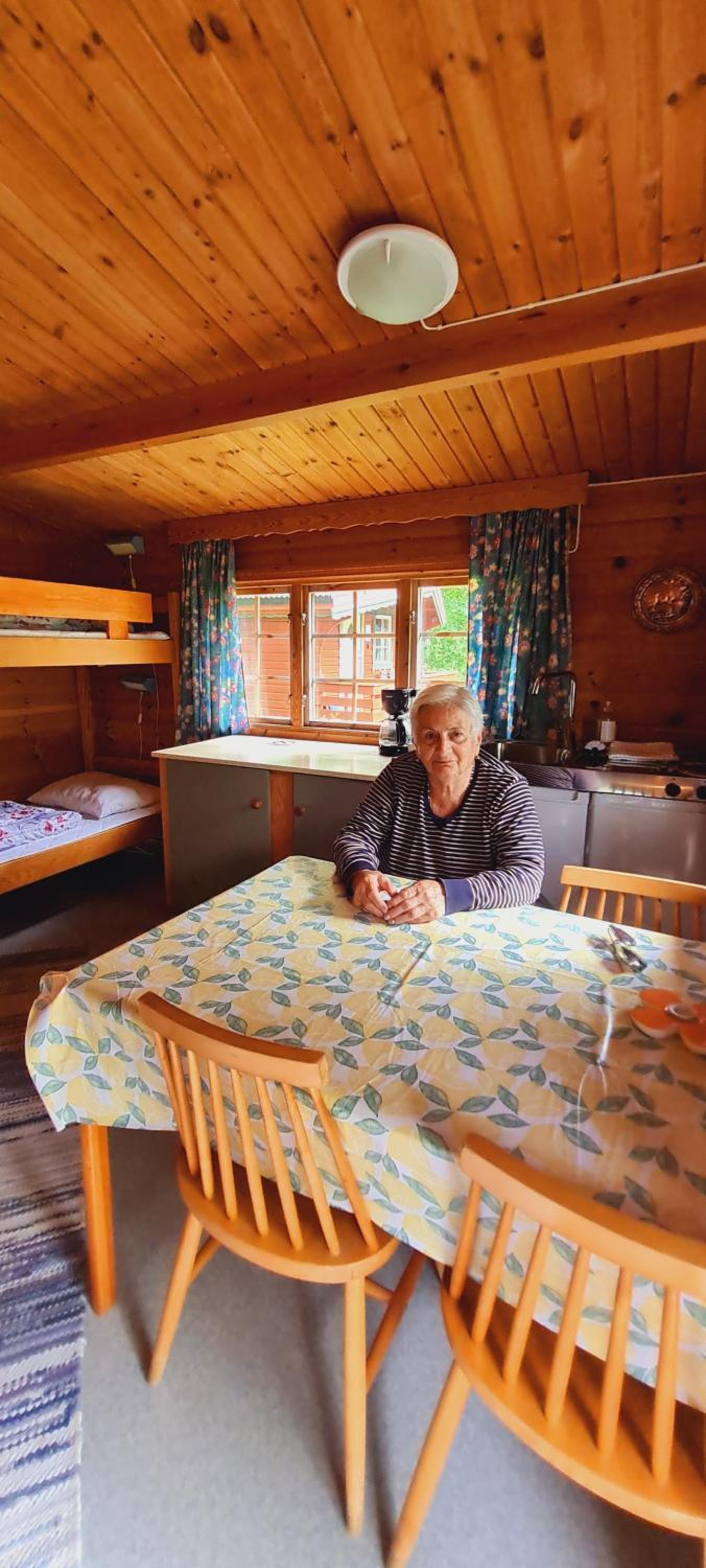 Chalet (4 Adults) photo 2