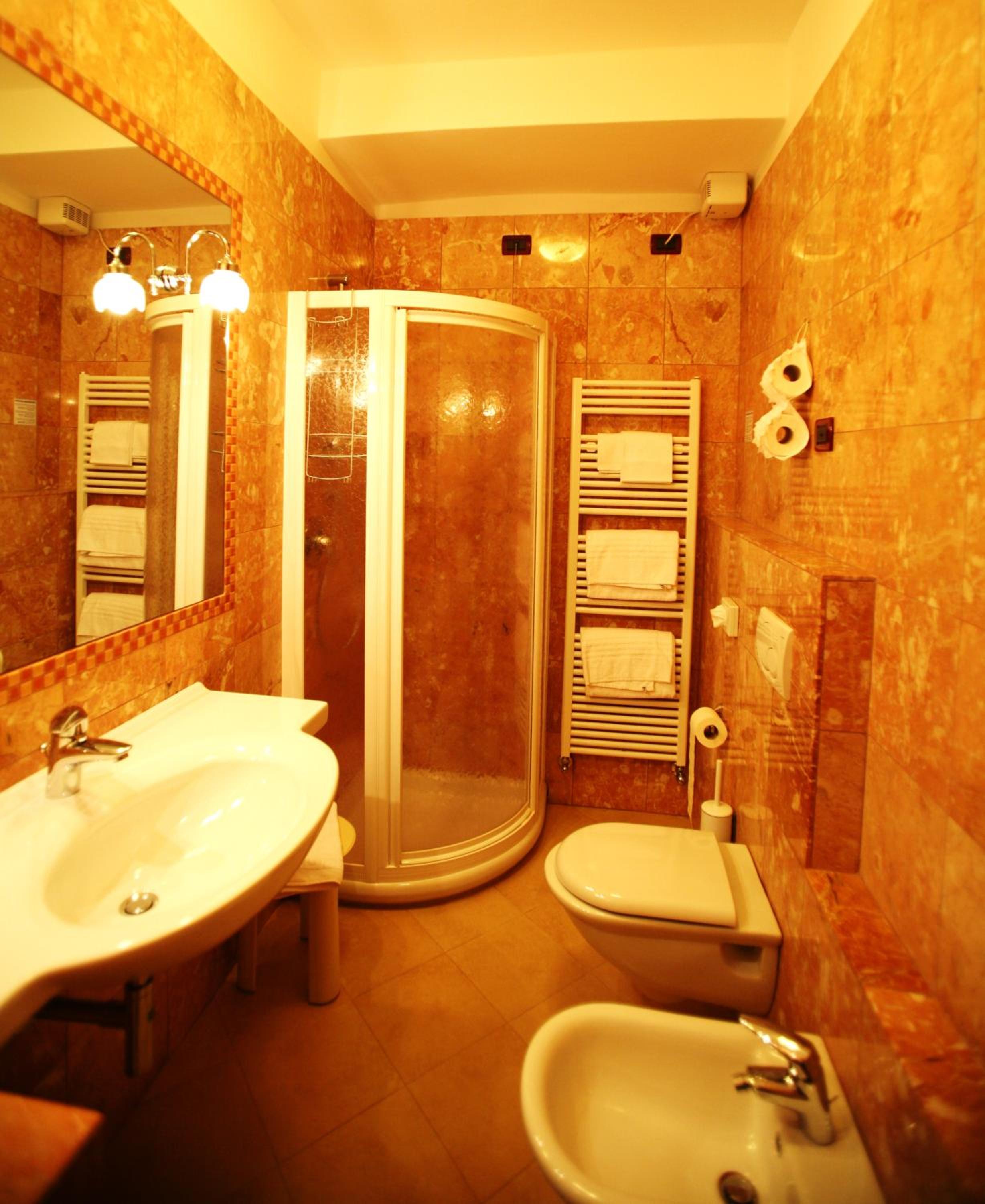 Economy Double Room photo 2