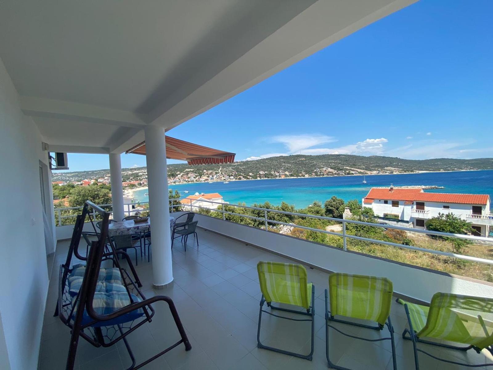 Three-Bedroom Apartment with Sea View photo 1