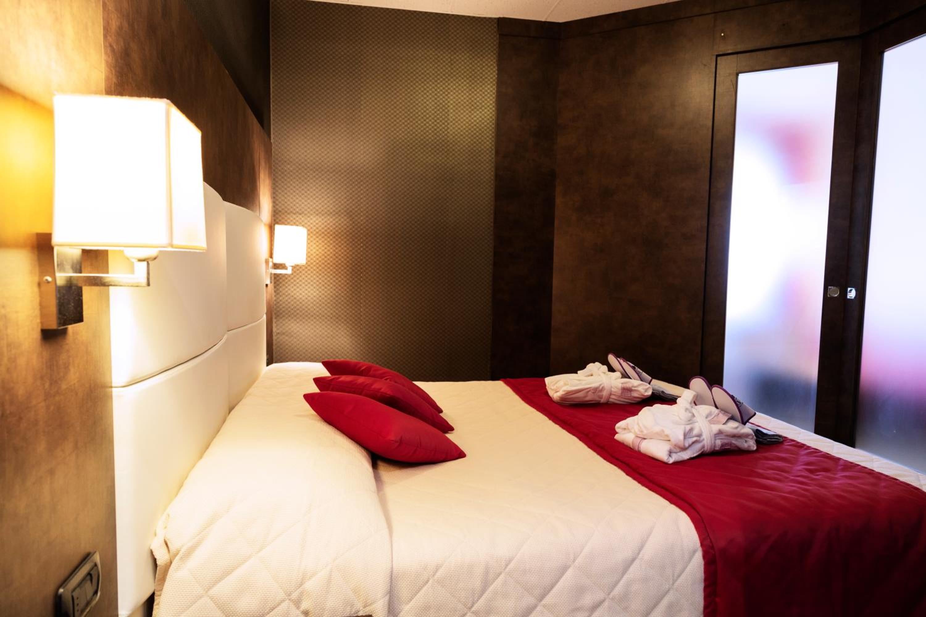 Junior Suite - Photo 1