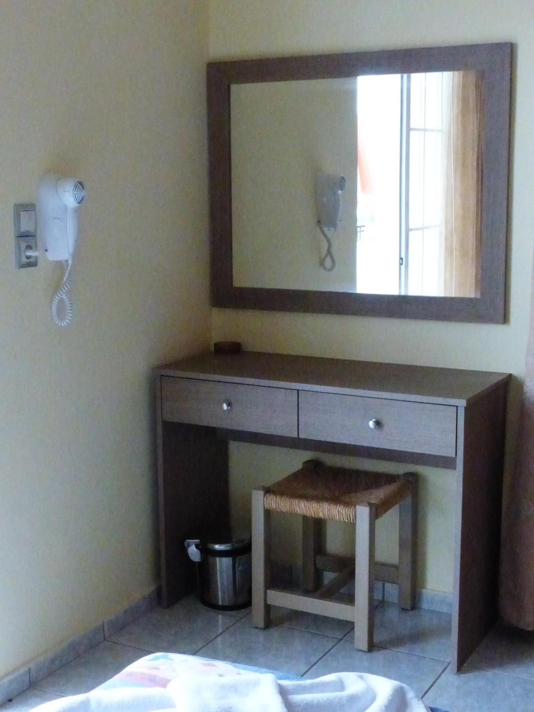 Standard Triple Room with Sea View