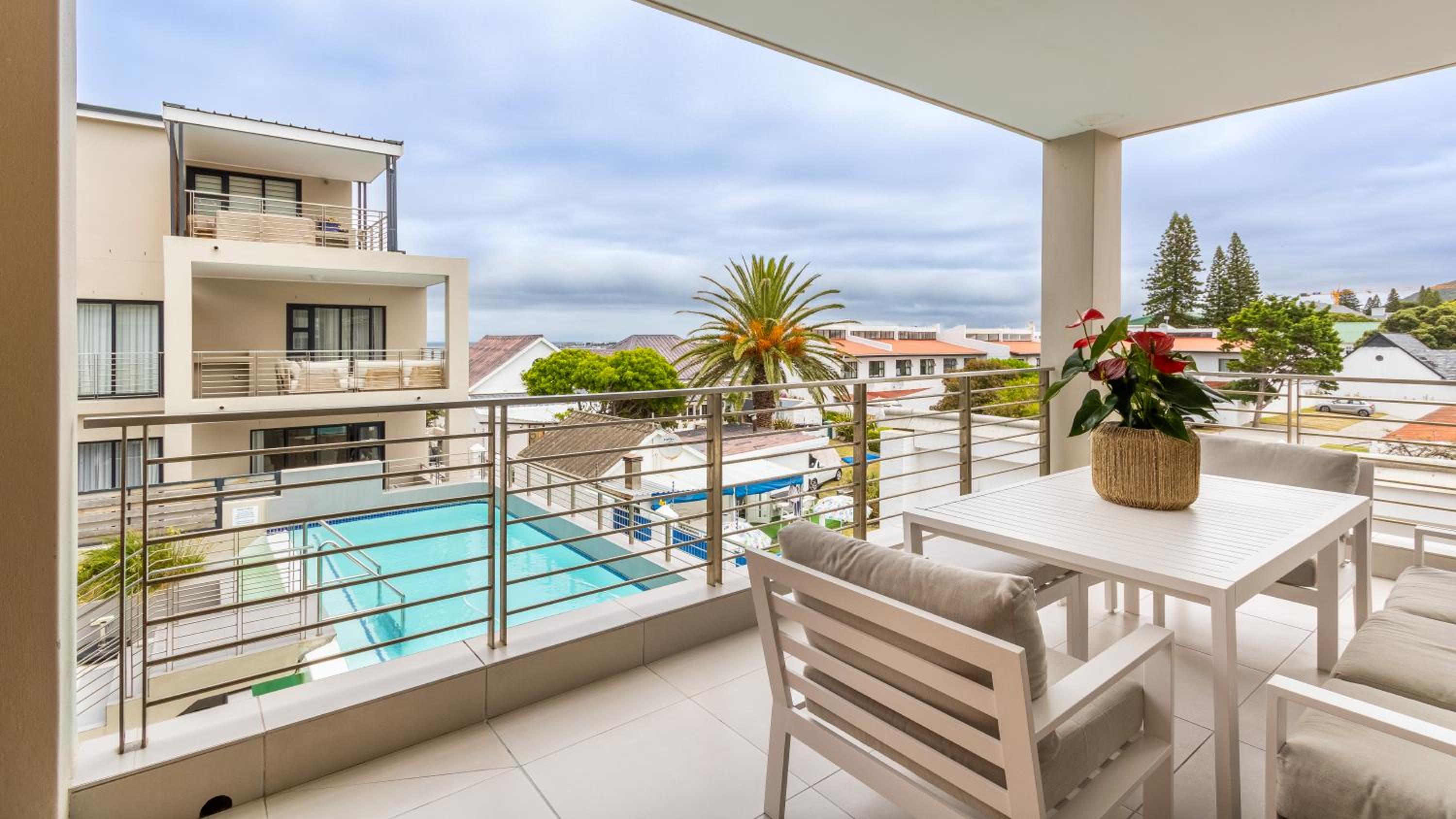 Two Bed Pool Superior 215