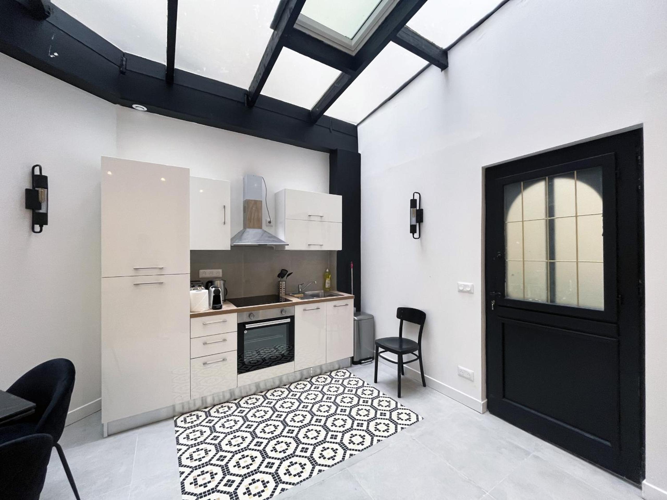 Superior Apartment photo 2