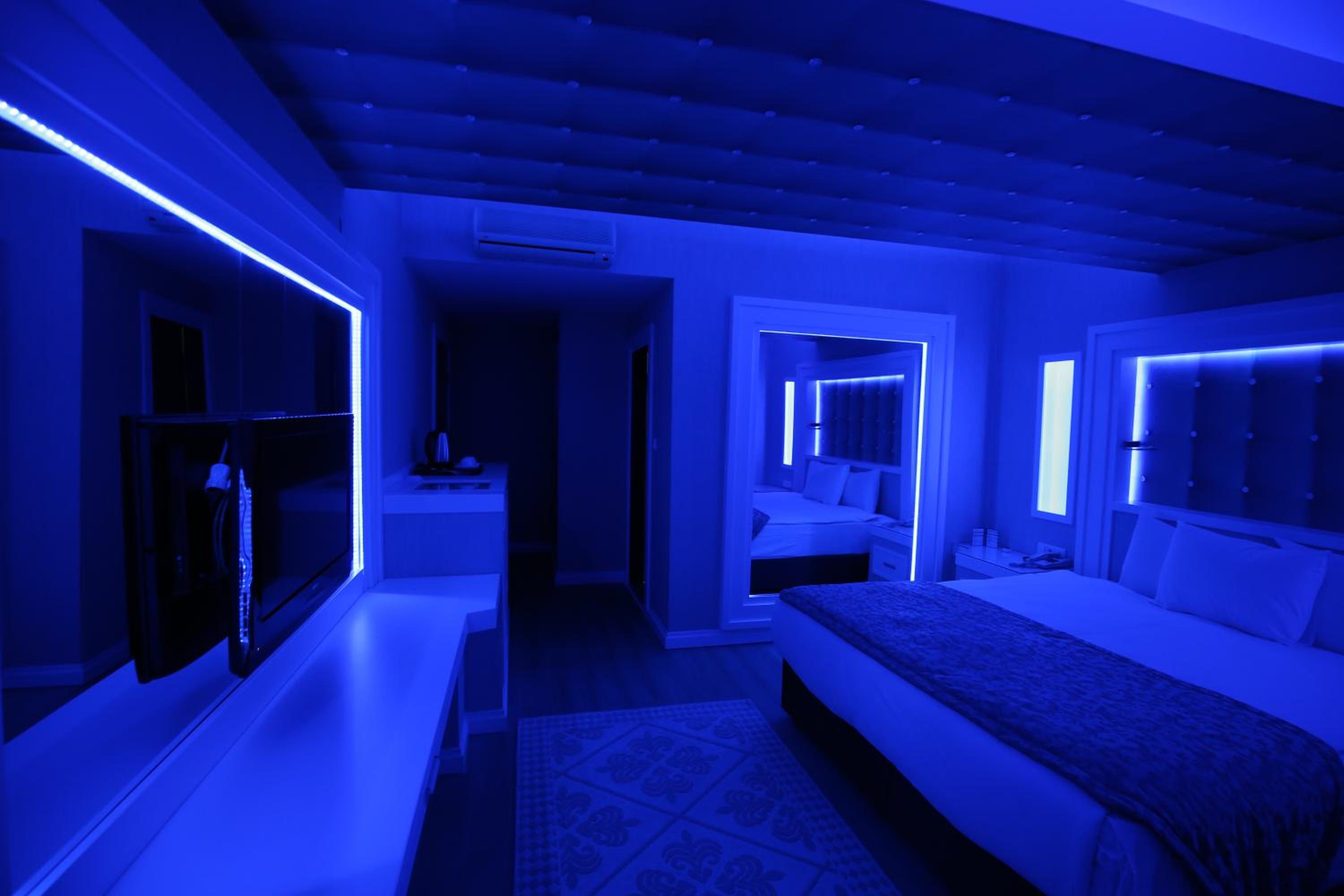 Deluxe Queen Room - Photo 6